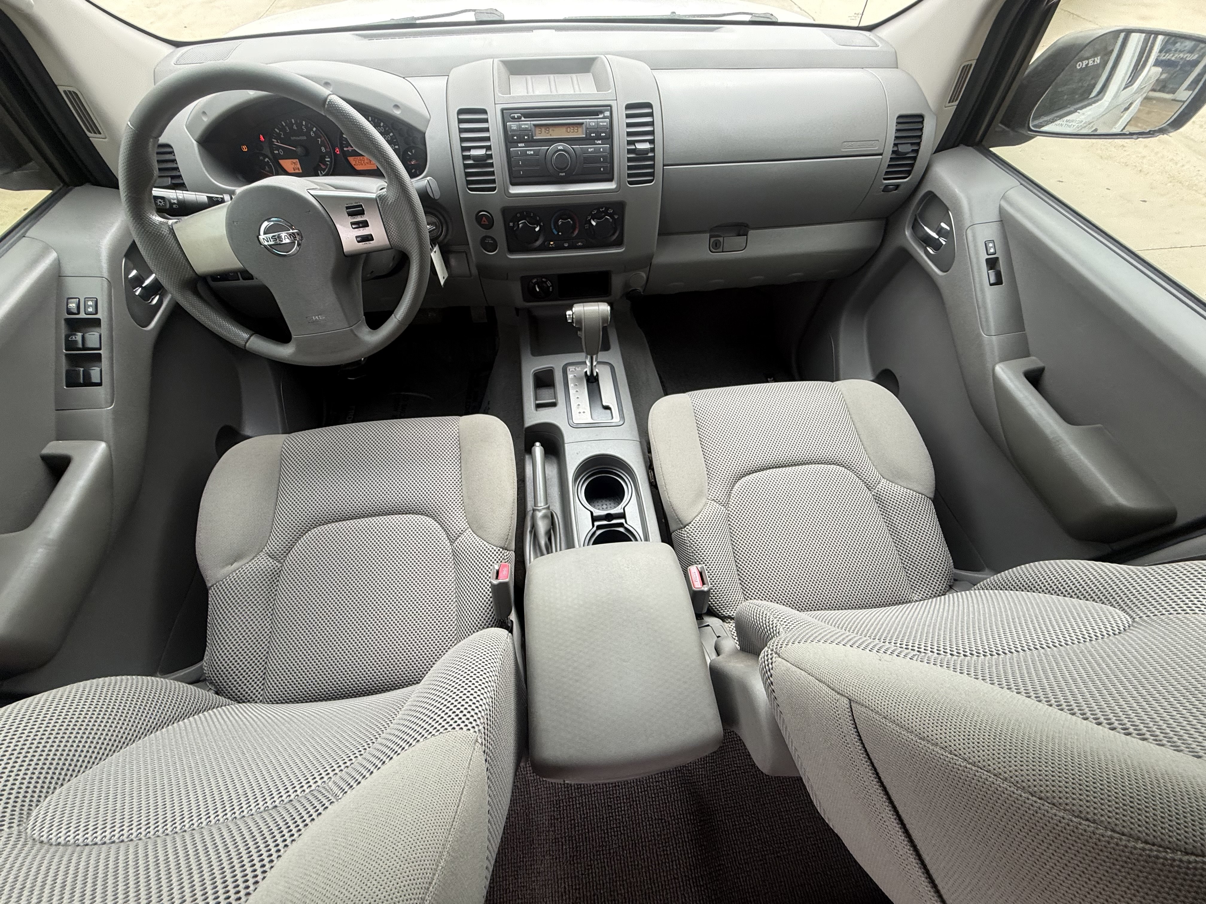 Used 2008 Nissan Frontier SE w/ SE Value Truck Pkg AWD/4WD image 11