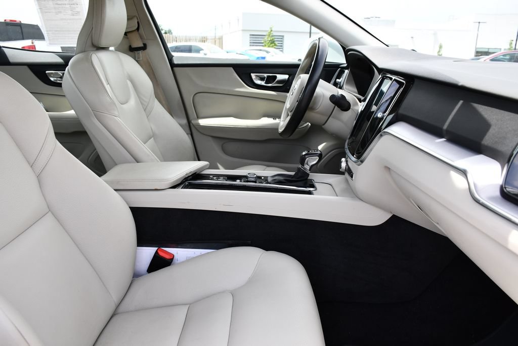 Used 2020 Volvo S60 T6 Momentum w/ Premium Package AWD/4WD image 29