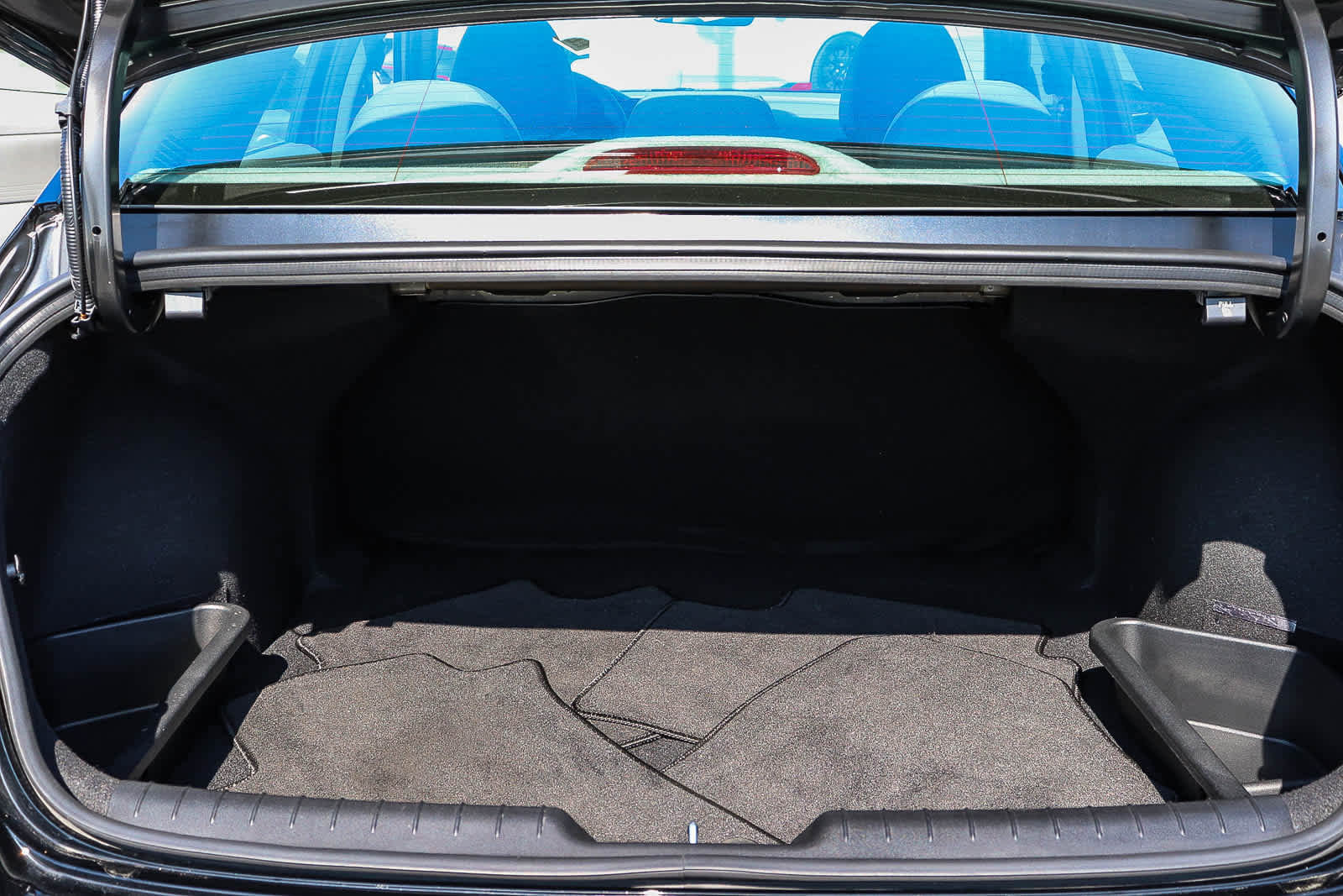 Used 2025 Hyundai Elantra SE w/ Cargo Package image 30