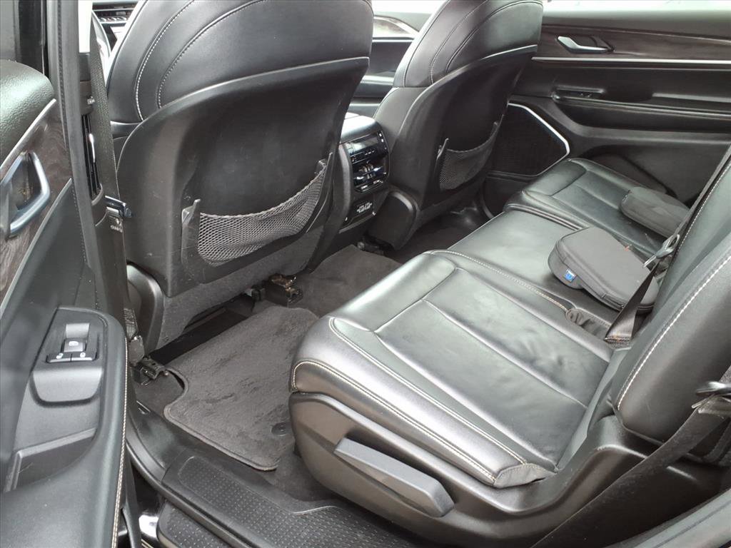 Used 2022 Jeep Grand Cherokee L Limited w/ Trailer Tow Group (B) image 31