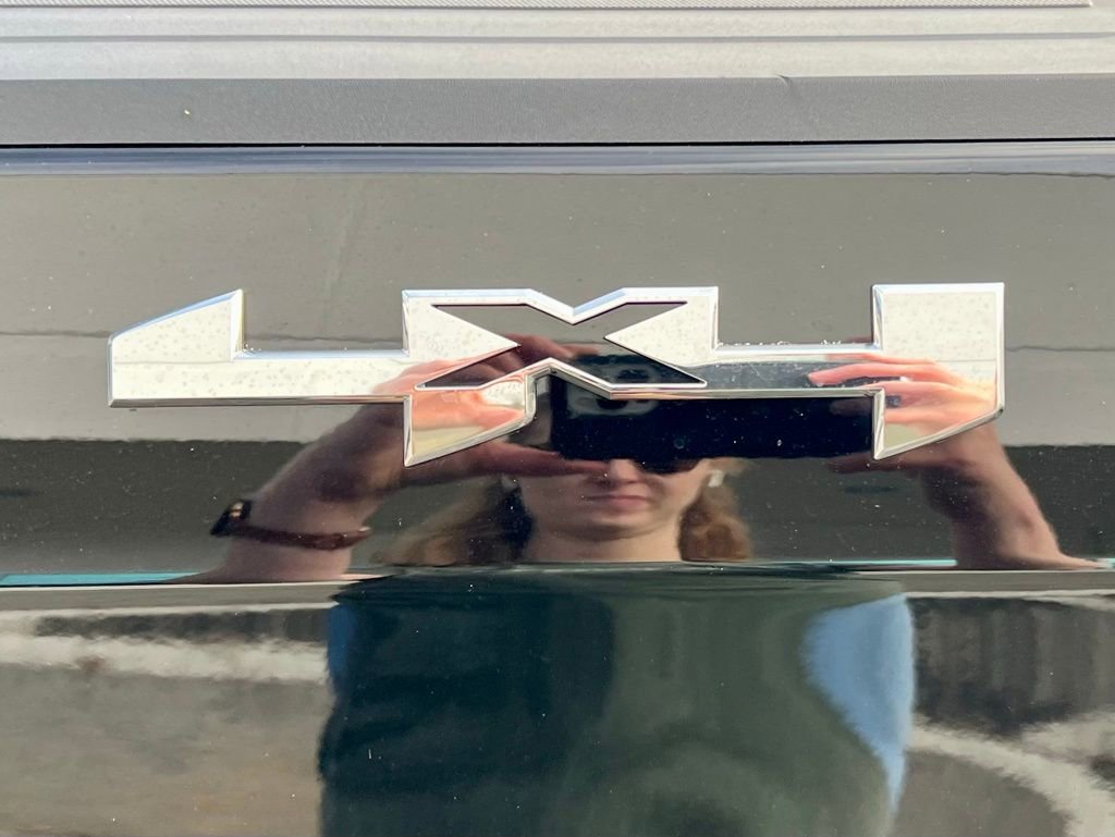 Used 2025 GMC Sierra 1500 SLT image 12