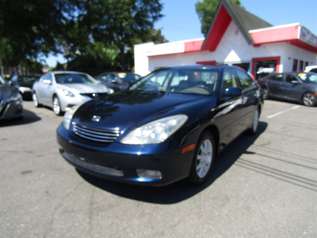 Used 2004 Lexus ES 330 FWD image 1