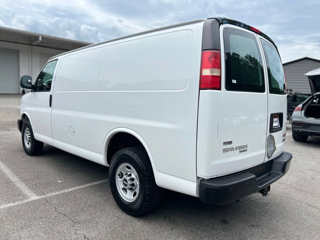 Used 2011 GMC Savana 2500 RWD image 5