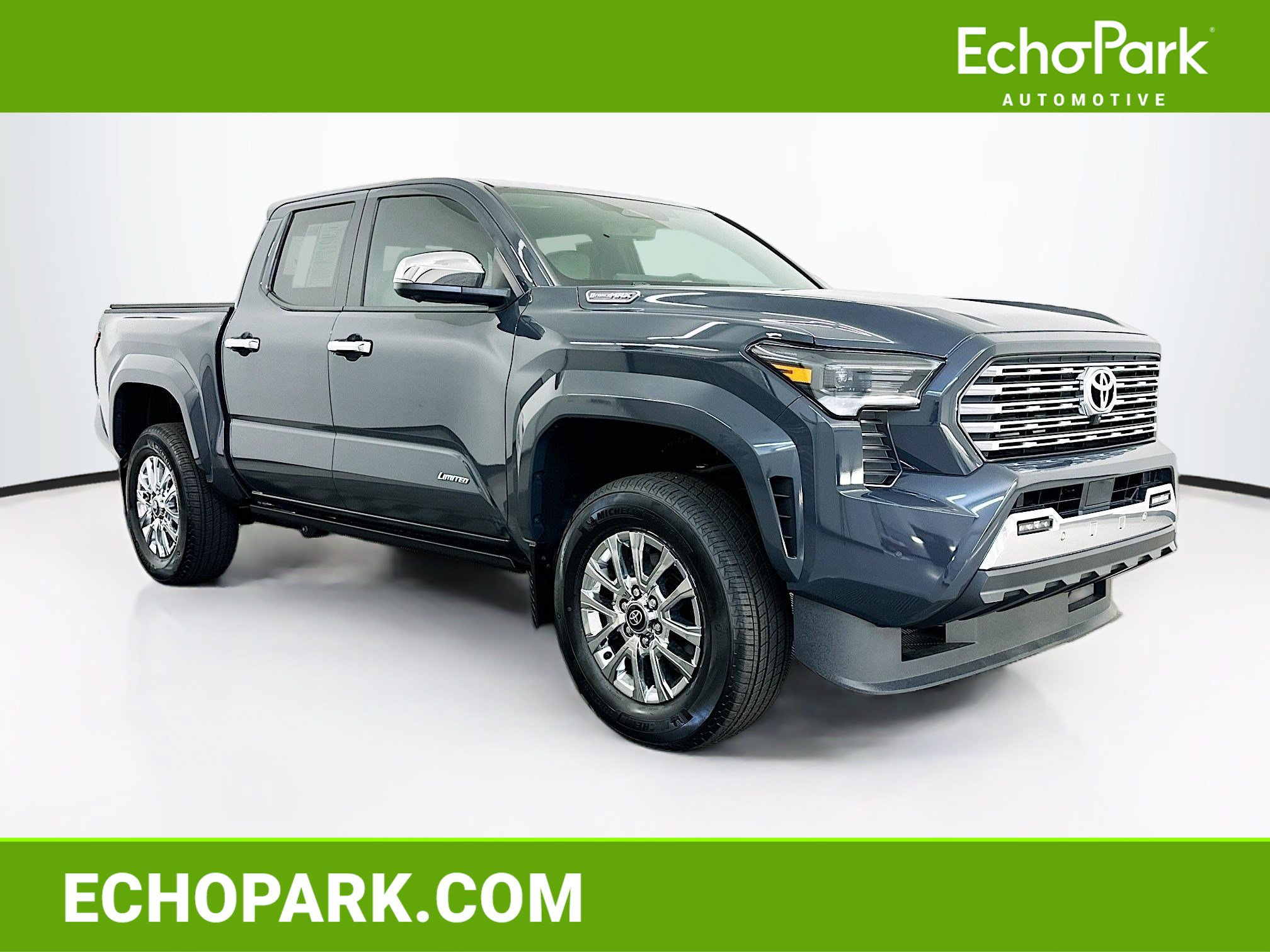 Used 2025 Toyota Tacoma Limited AWD/4WD image 1