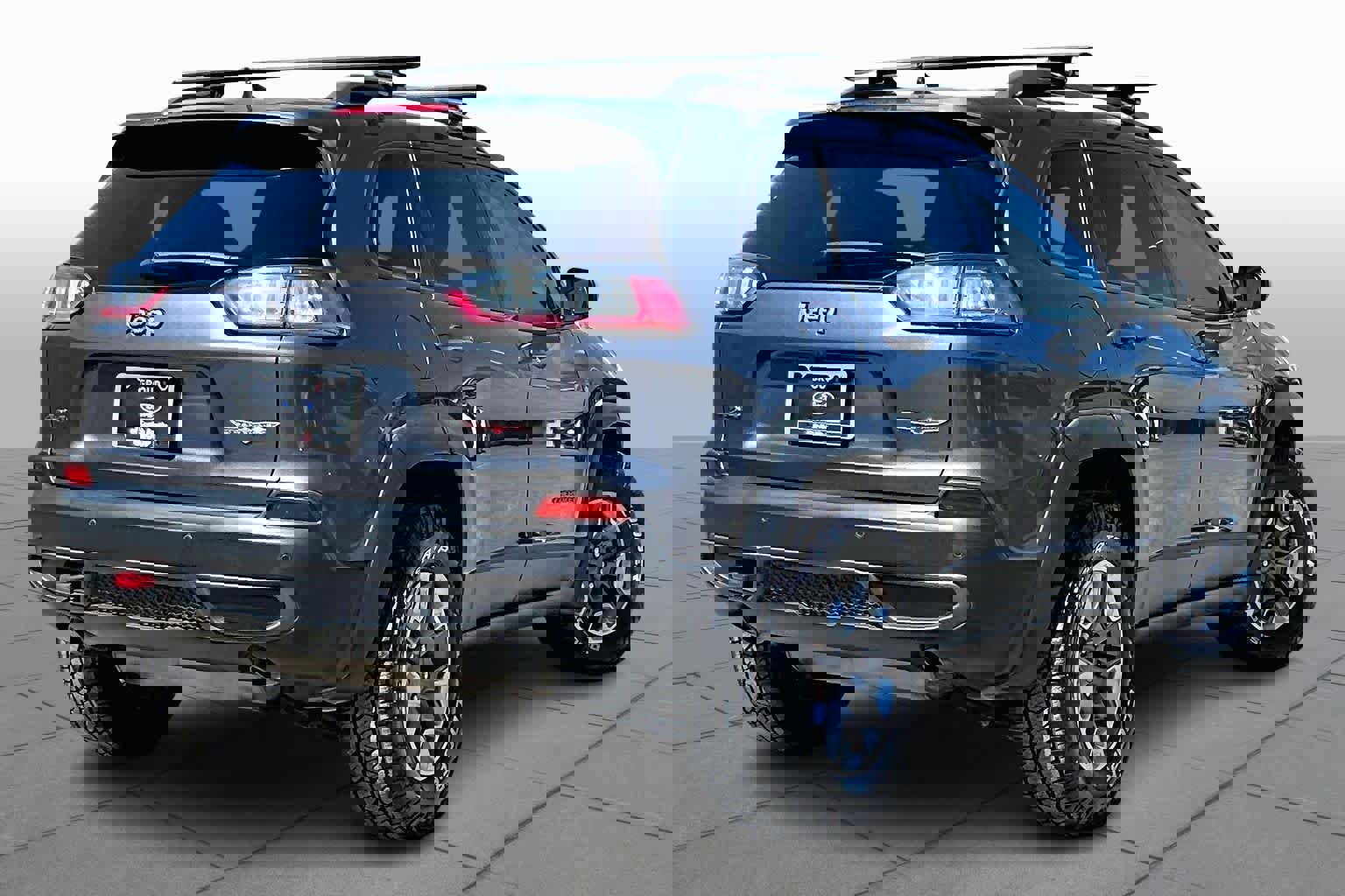 Used 2019 Jeep Cherokee Trailhawk w/ Comfort/Convenience Group image 13