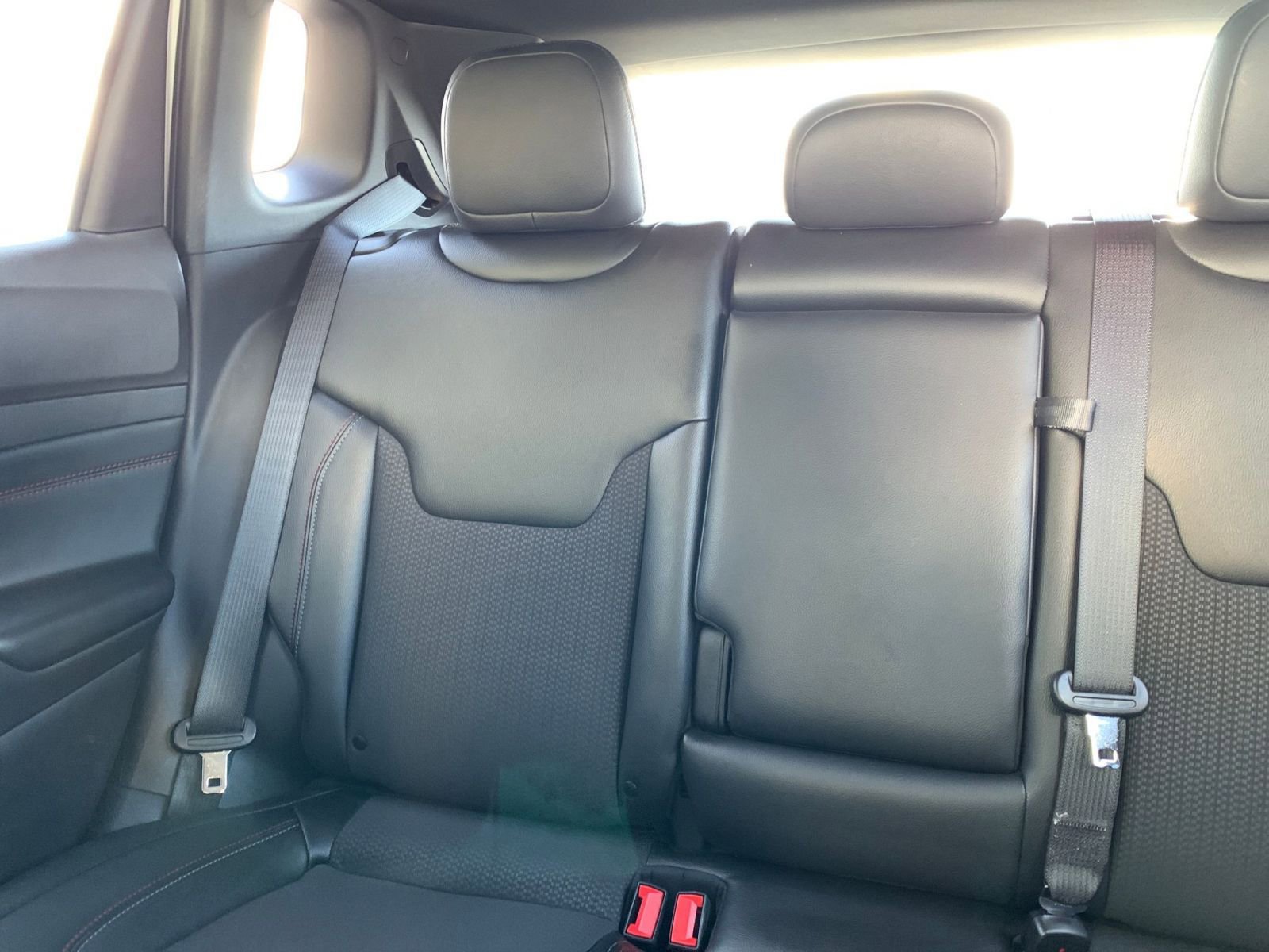 Used 2025 Jeep Compass Trailhawk image 38