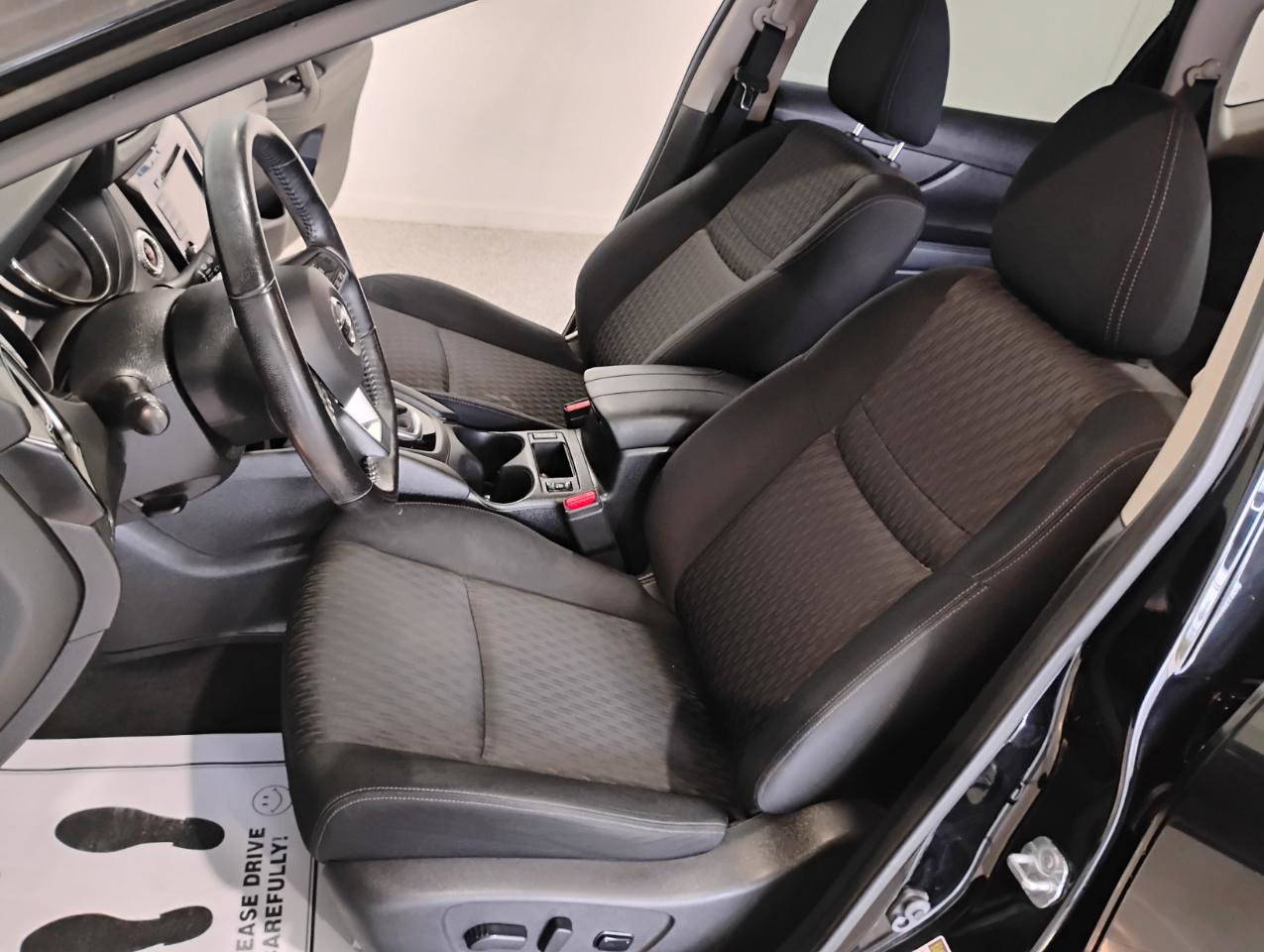 Used 2019 Nissan Rogue SV FWD image 52