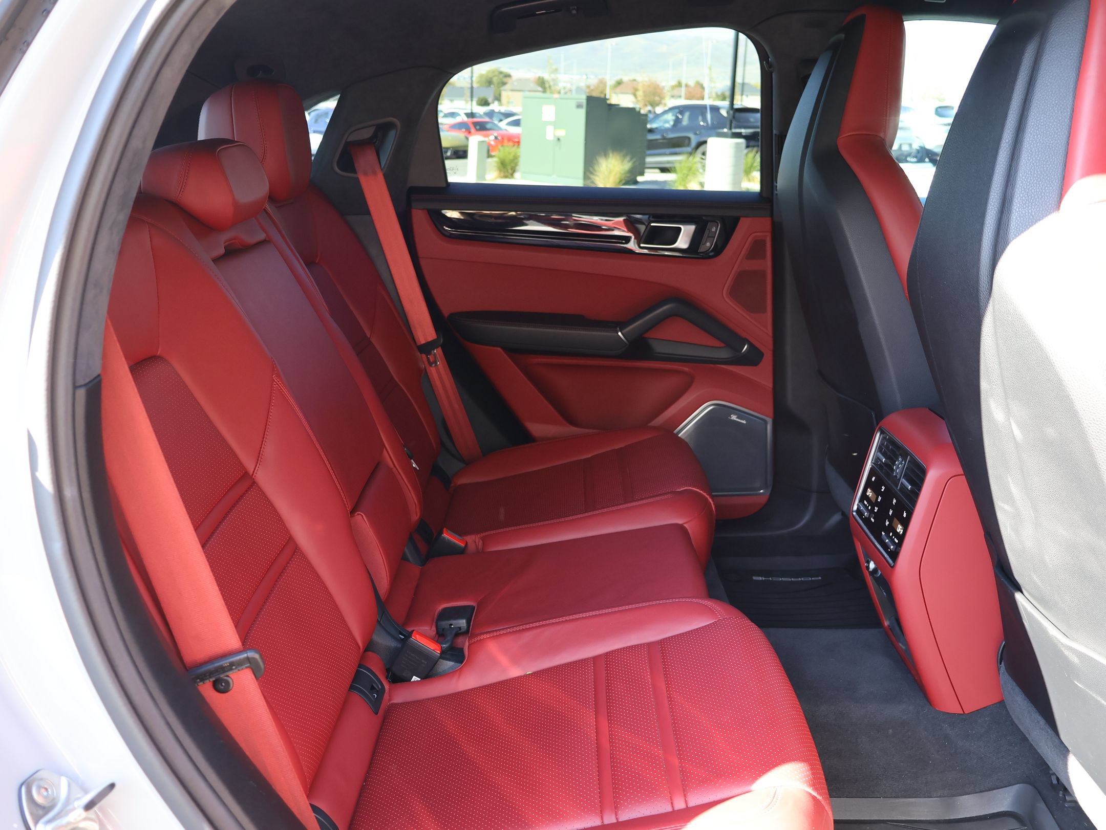 Used 2023 Porsche Cayenne GTS AWD/4WD image 28