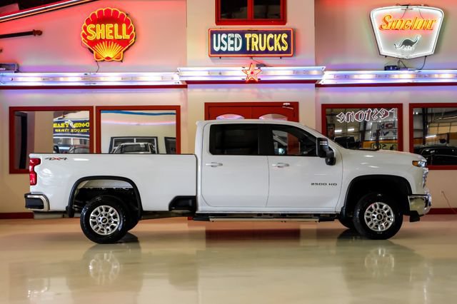Used 2025 Chevrolet Silverado 2500 LT w/ Convenience Package AWD/4WD image 11