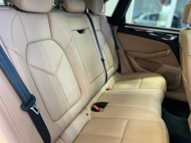 Used 2023 Porsche Macan Base image 39