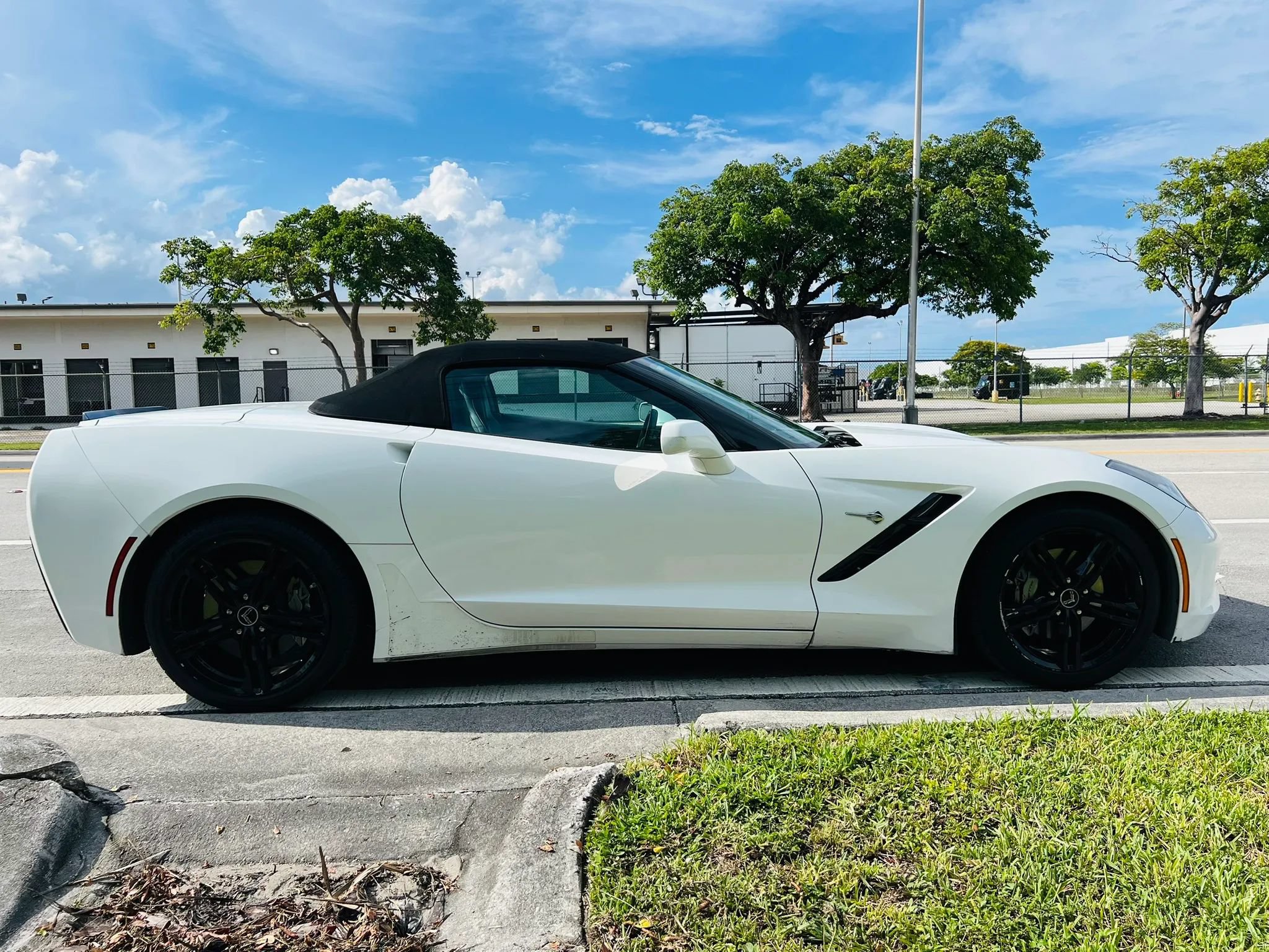 Used 2017 Chevrolet Corvette Stingray Convertible w/ 2LT Preferred Equipment Group RWD image 6