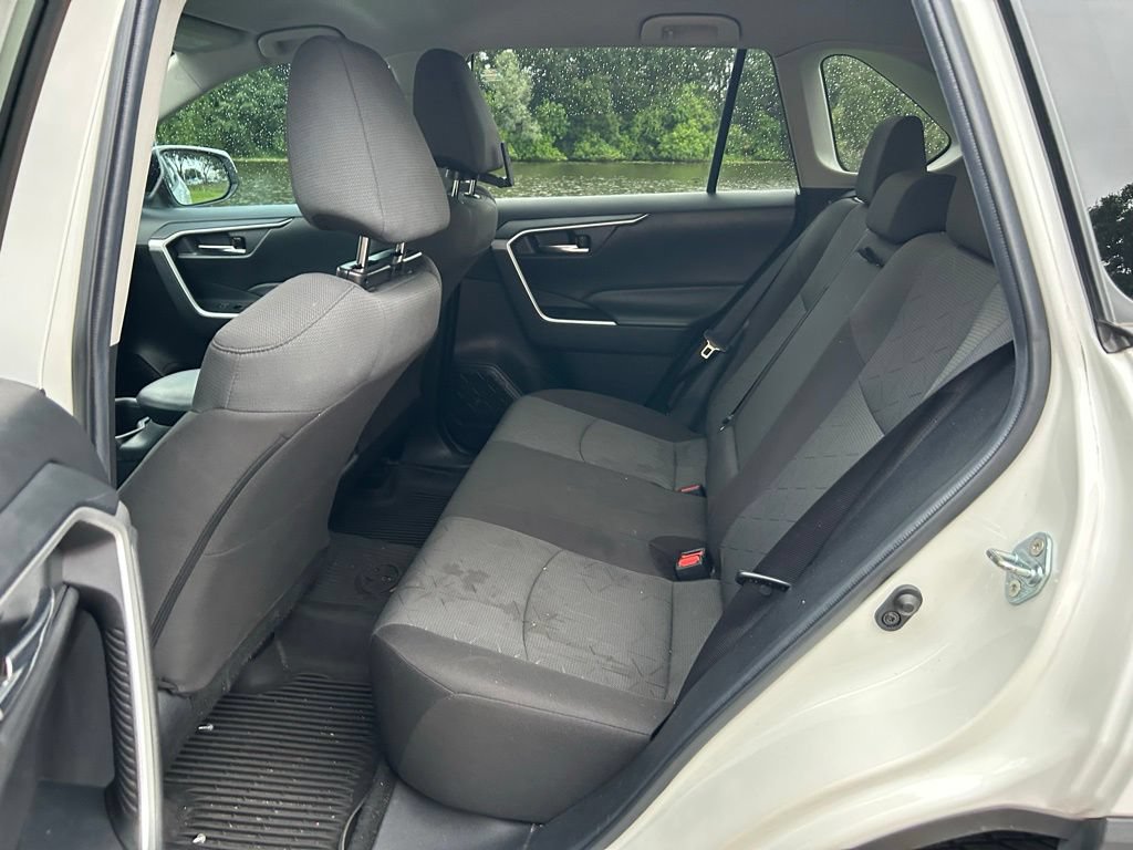 Used 2022 Toyota RAV4 XLE FWD image 14