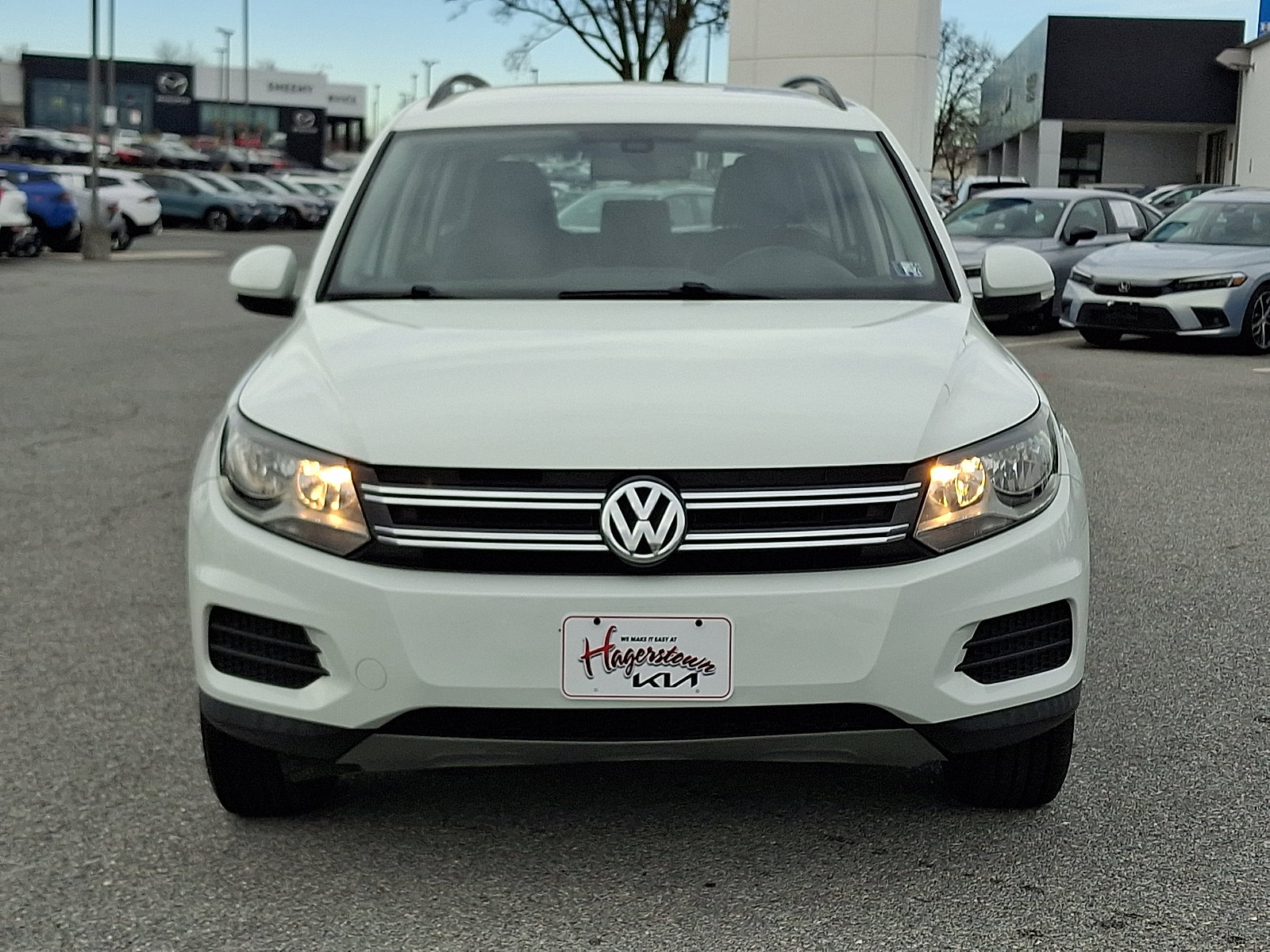 Used 2016 Volkswagen Tiguan S image 2