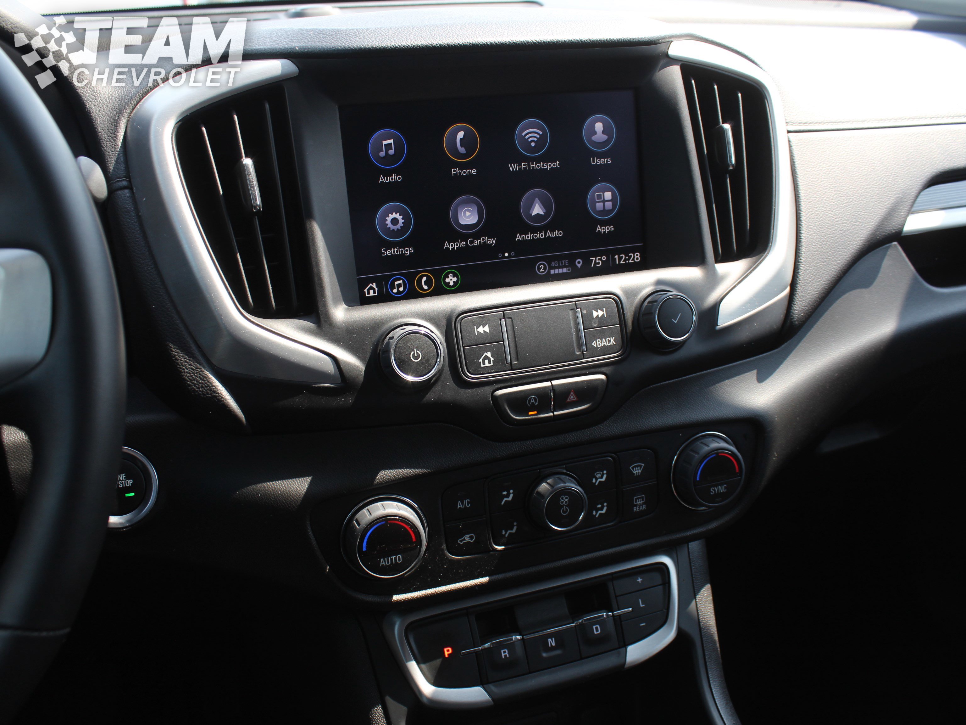 Used 2024 GMC Terrain SLT image 15