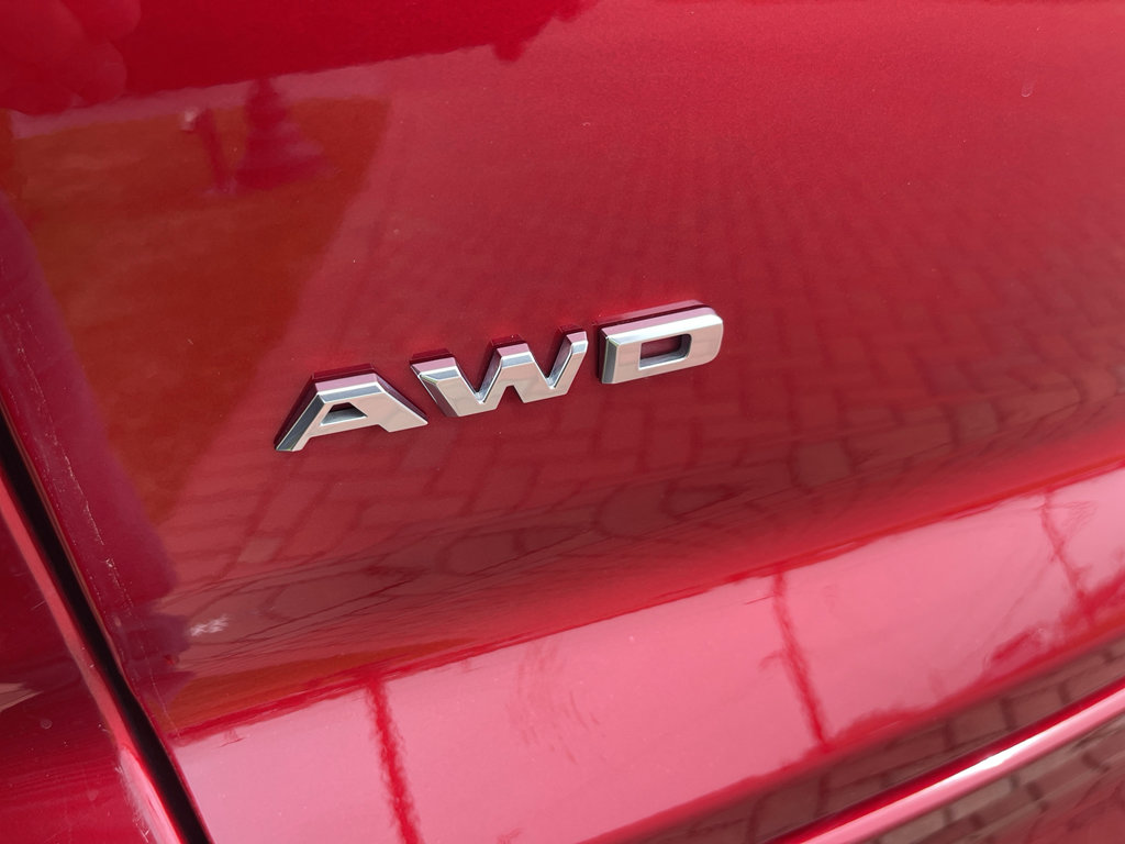 Used 2025 Cadillac XT4 Sport image 13