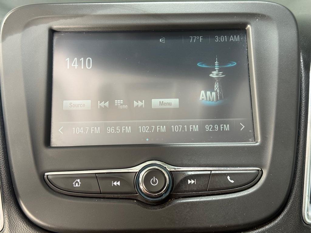 Used 2017 Chevrolet Malibu LT FWD image 16