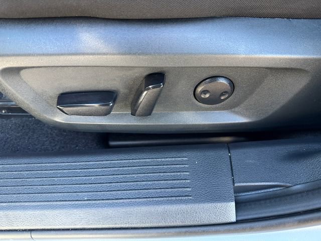 Used 2023 Nissan Rogue SV image 17