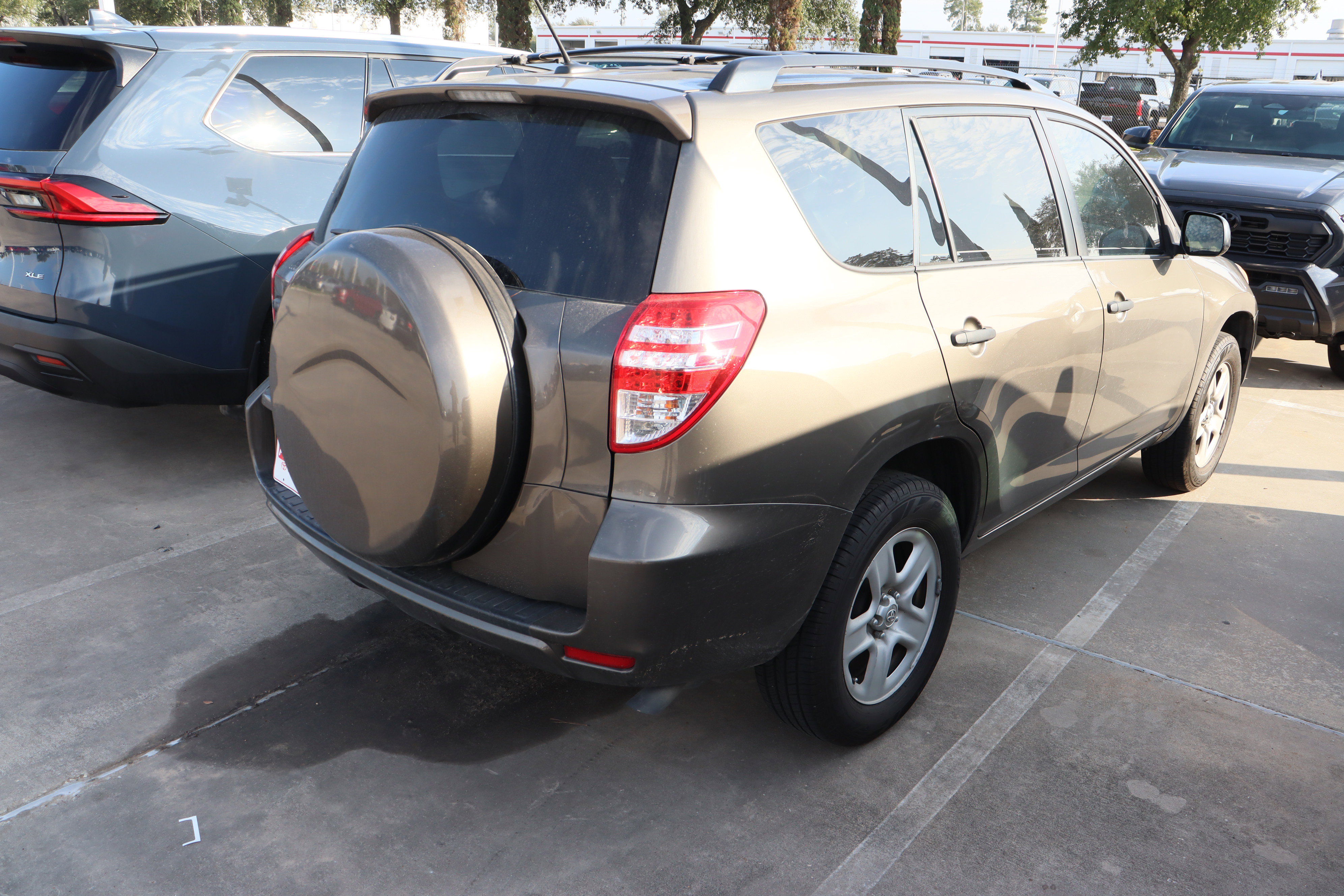 Used 2011 Toyota RAV4 2WD image 9