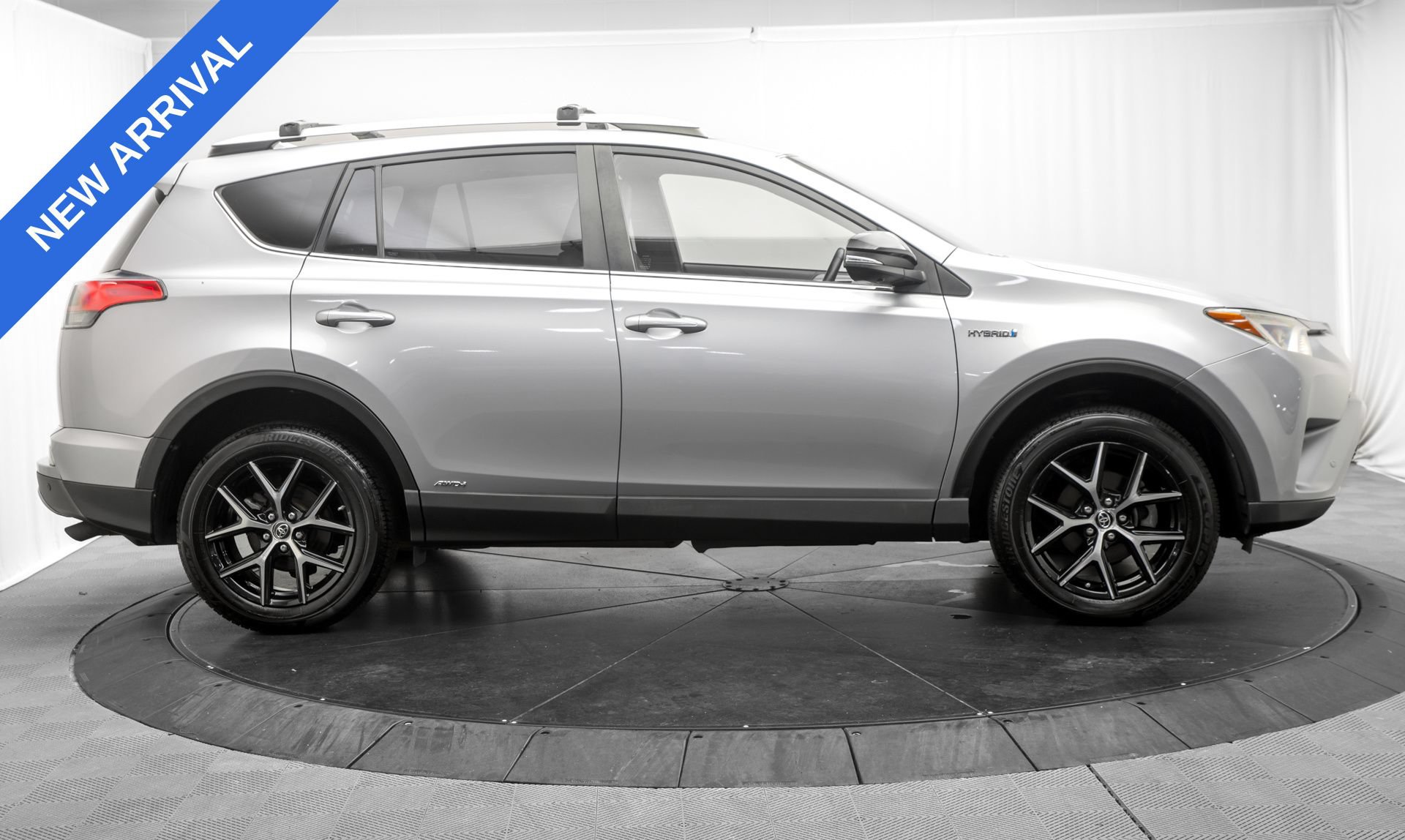 Used 2017 Toyota RAV4 SE w/ Advanced Technology Package AWD/4WD image 8