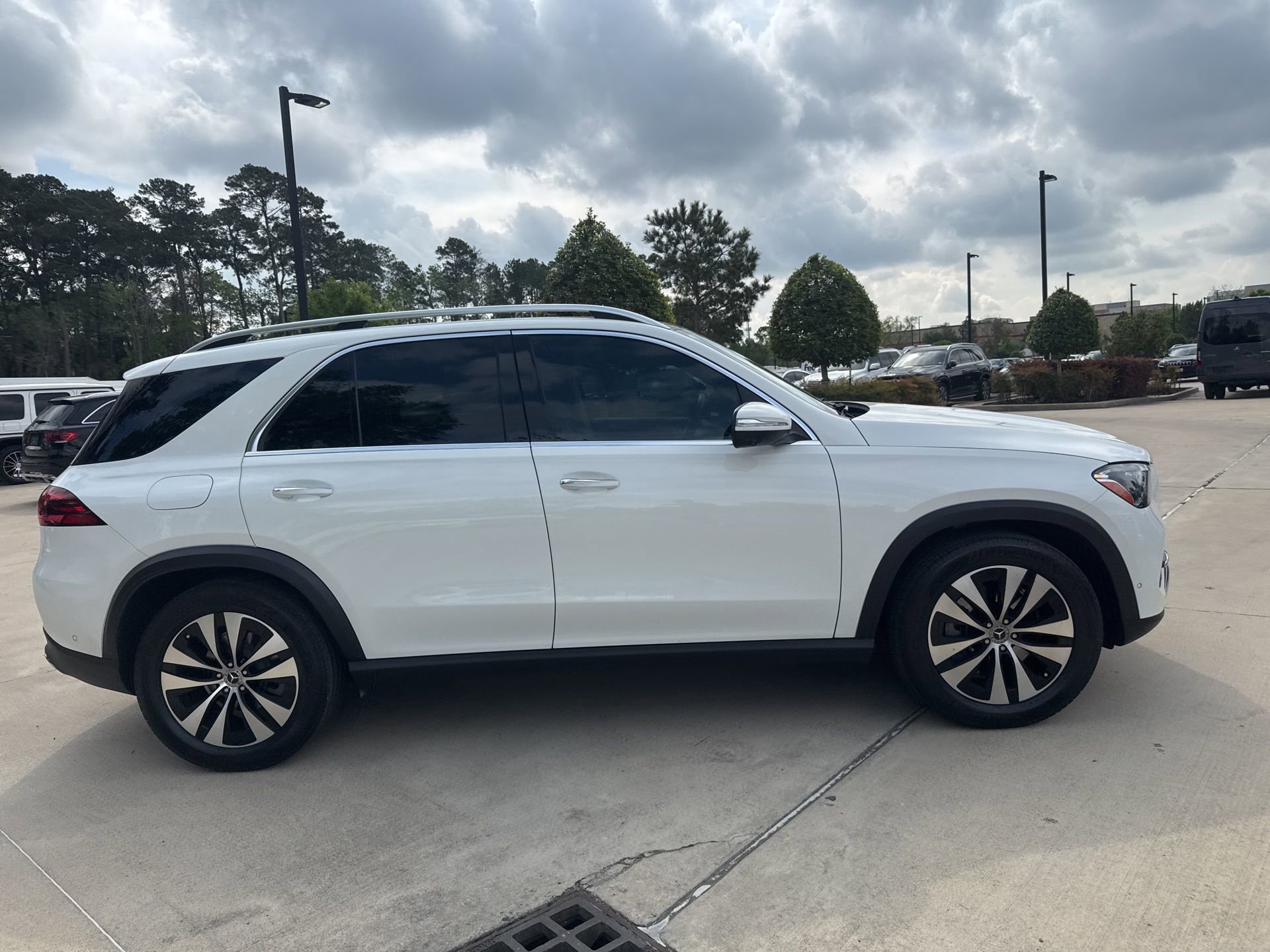 Used 2026 Mercedes-Benz GLE 350 4MATIC image 3