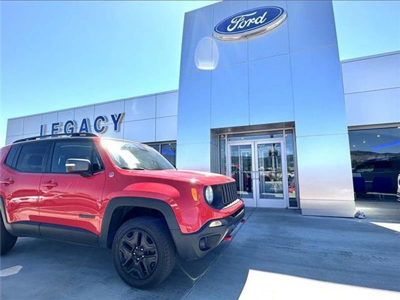 Used 2018 Jeep Renegade Trailhawk w/ UConnect 8.4 Nav Group