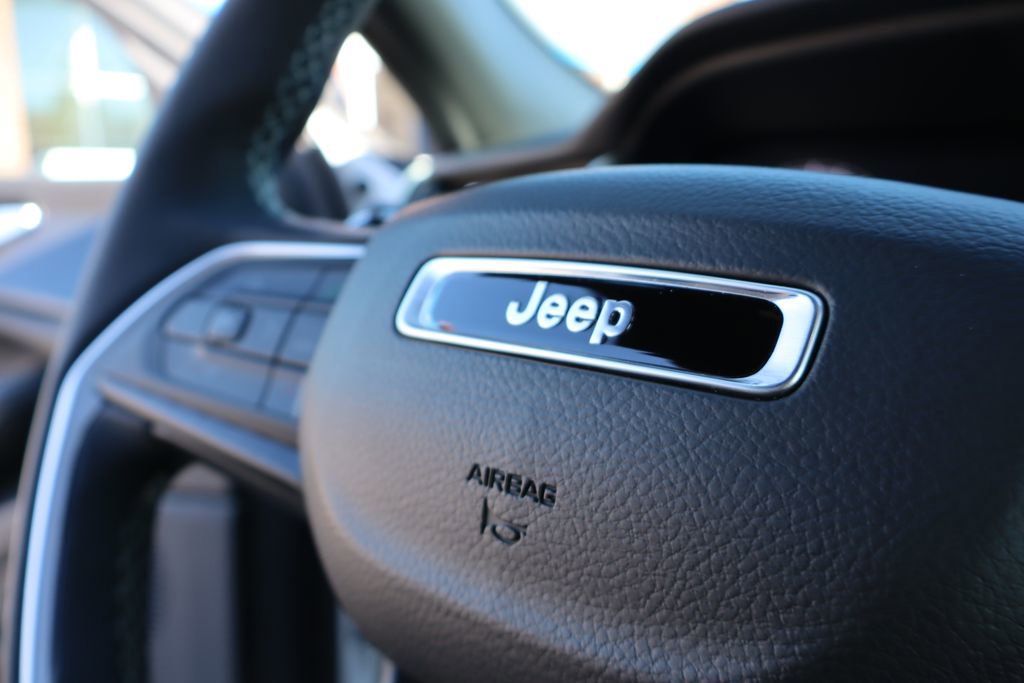 Used 2024 Jeep Grand Cherokee L Altitude image 24