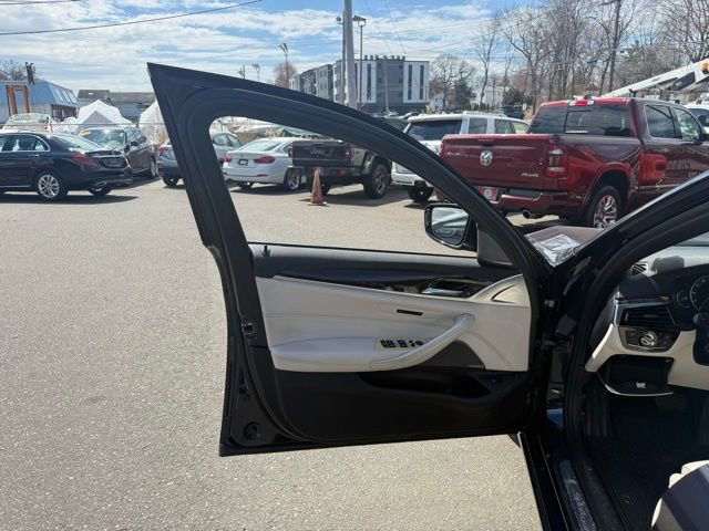 Used 2018 BMW 540i xDrive image 12