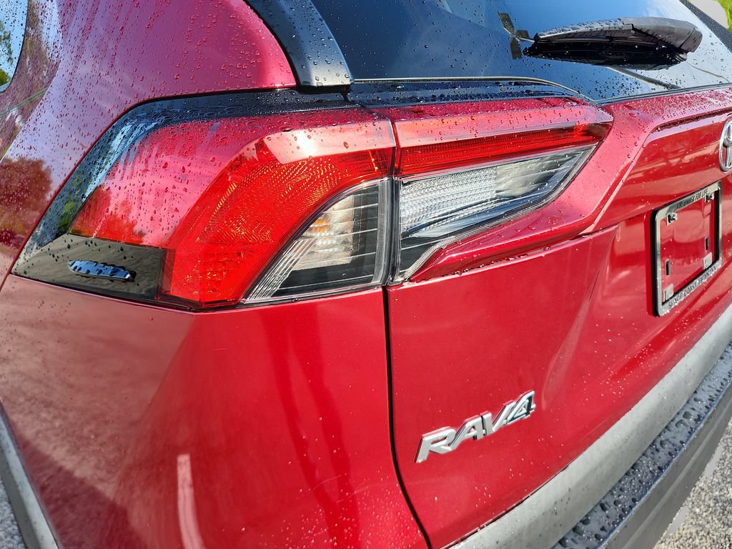 Used 2020 Toyota RAV4 LE FWD image 15