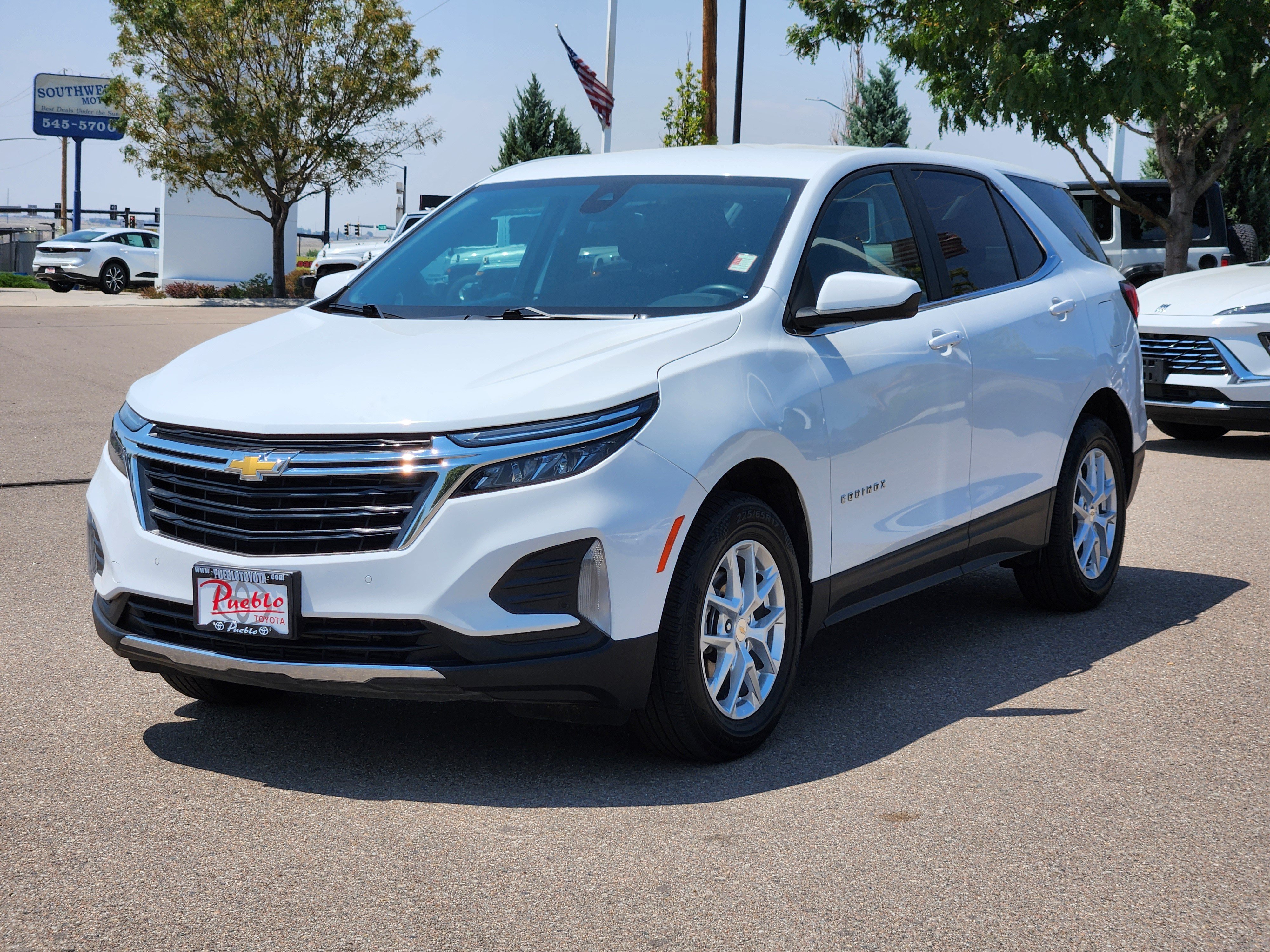 Used 2024 Chevrolet Equinox LT AWD/4WD image 4