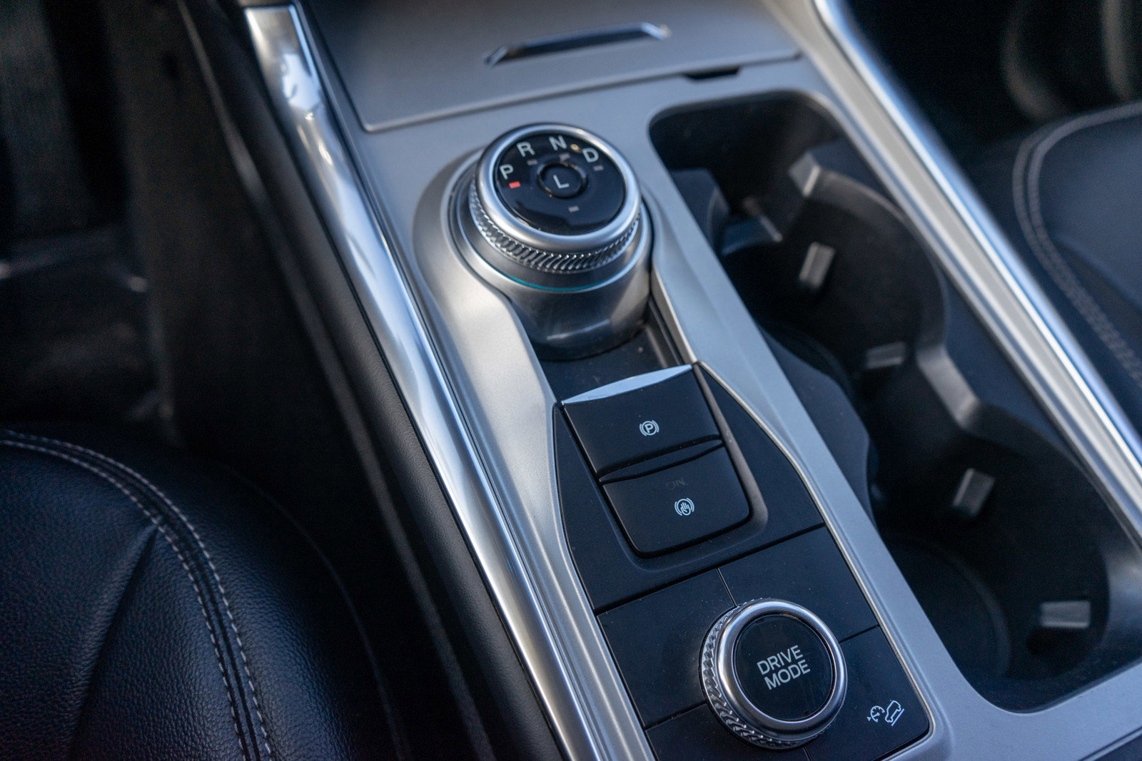 Used 2023 Ford Explorer Limited w/ Hybrid Equipment Group 310A image 22