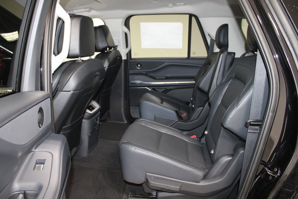 New 2026 Lincoln Navigator L Premier AWD/4WD image 26