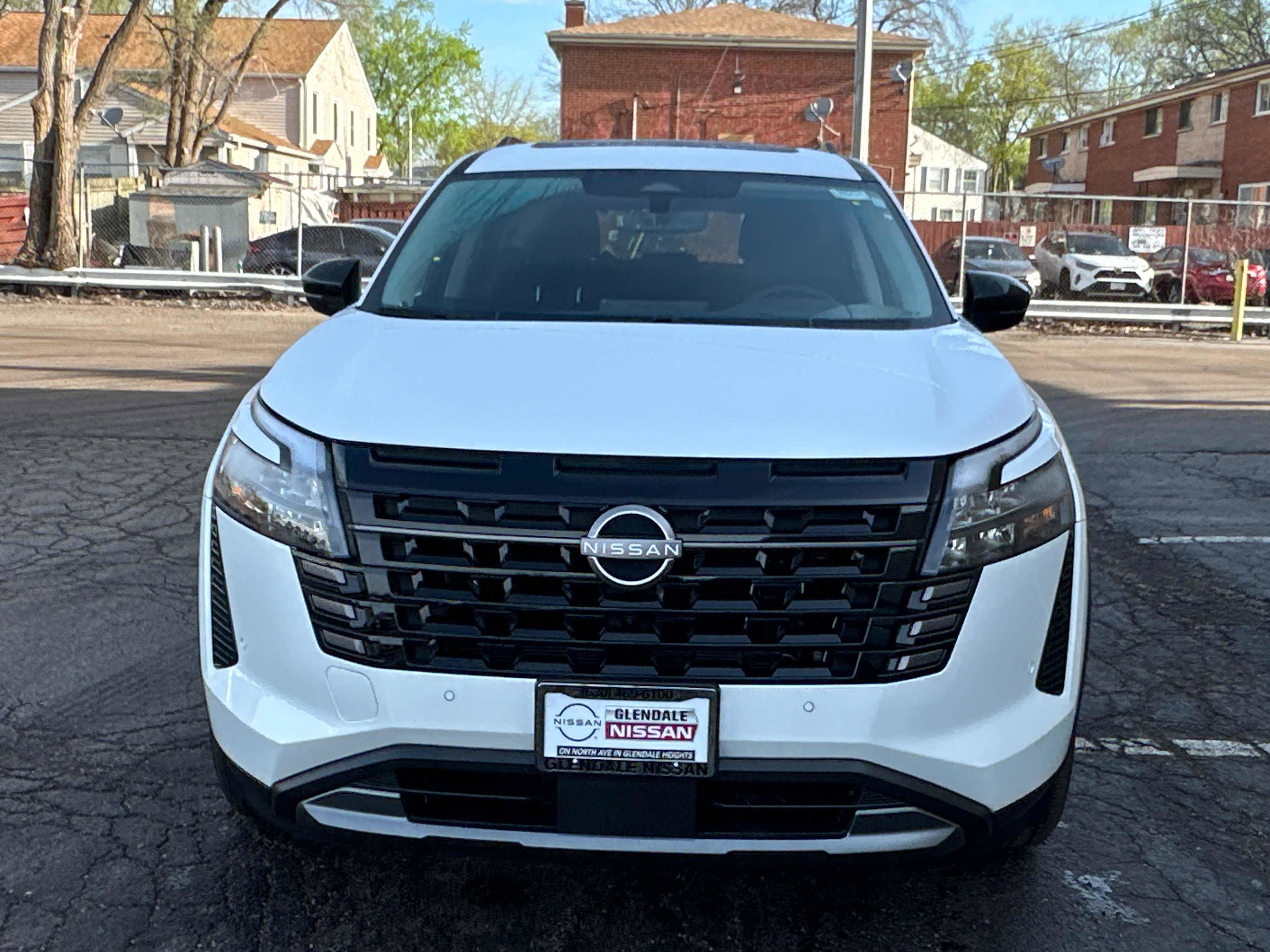 New 2026 Nissan Pathfinder Platinum AWD/4WD image 2