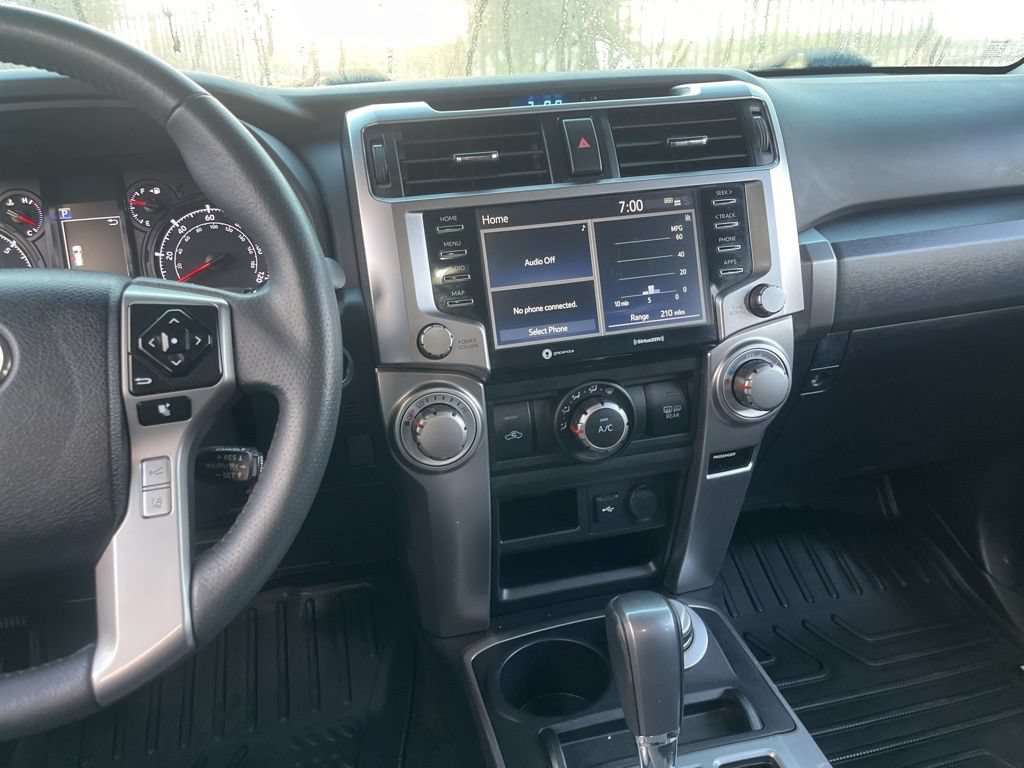 Used 2022 Toyota 4Runner SR5 AWD/4WD image 18