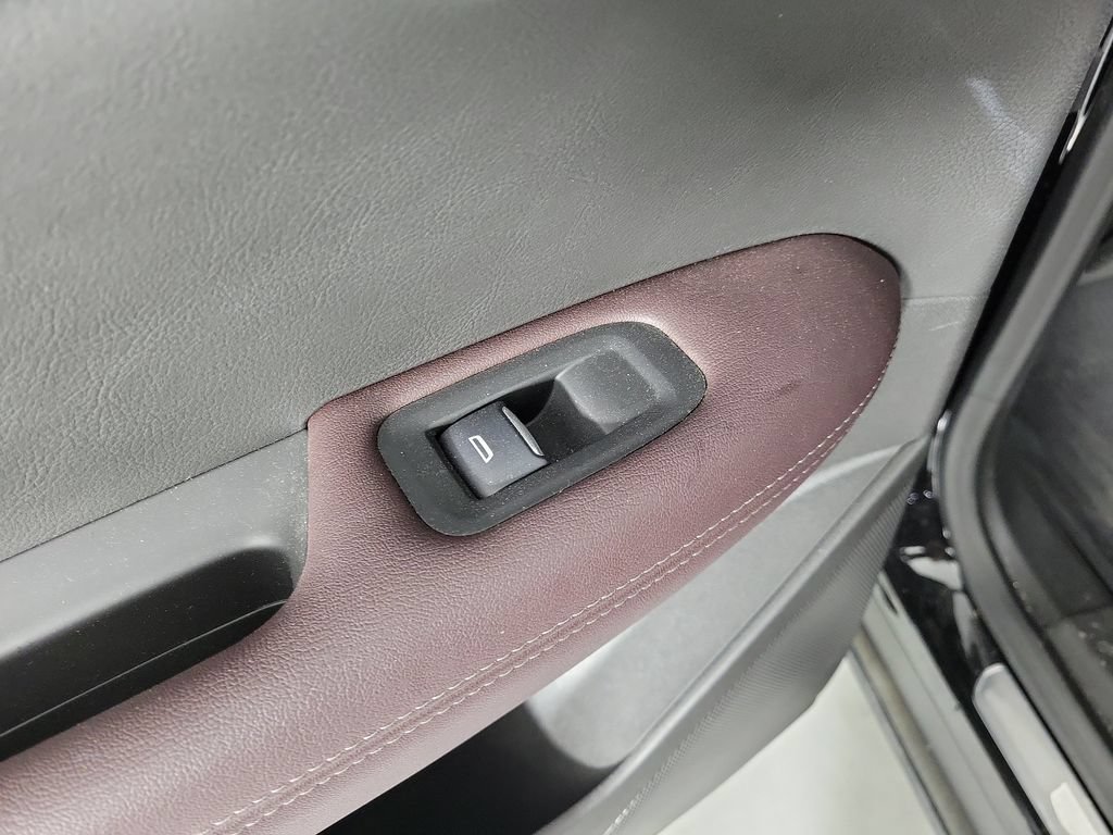 Certified 2024 Cadillac XT6 Premium Luxury w/ LPO, Floor Liner Package AWD/4WD image 16