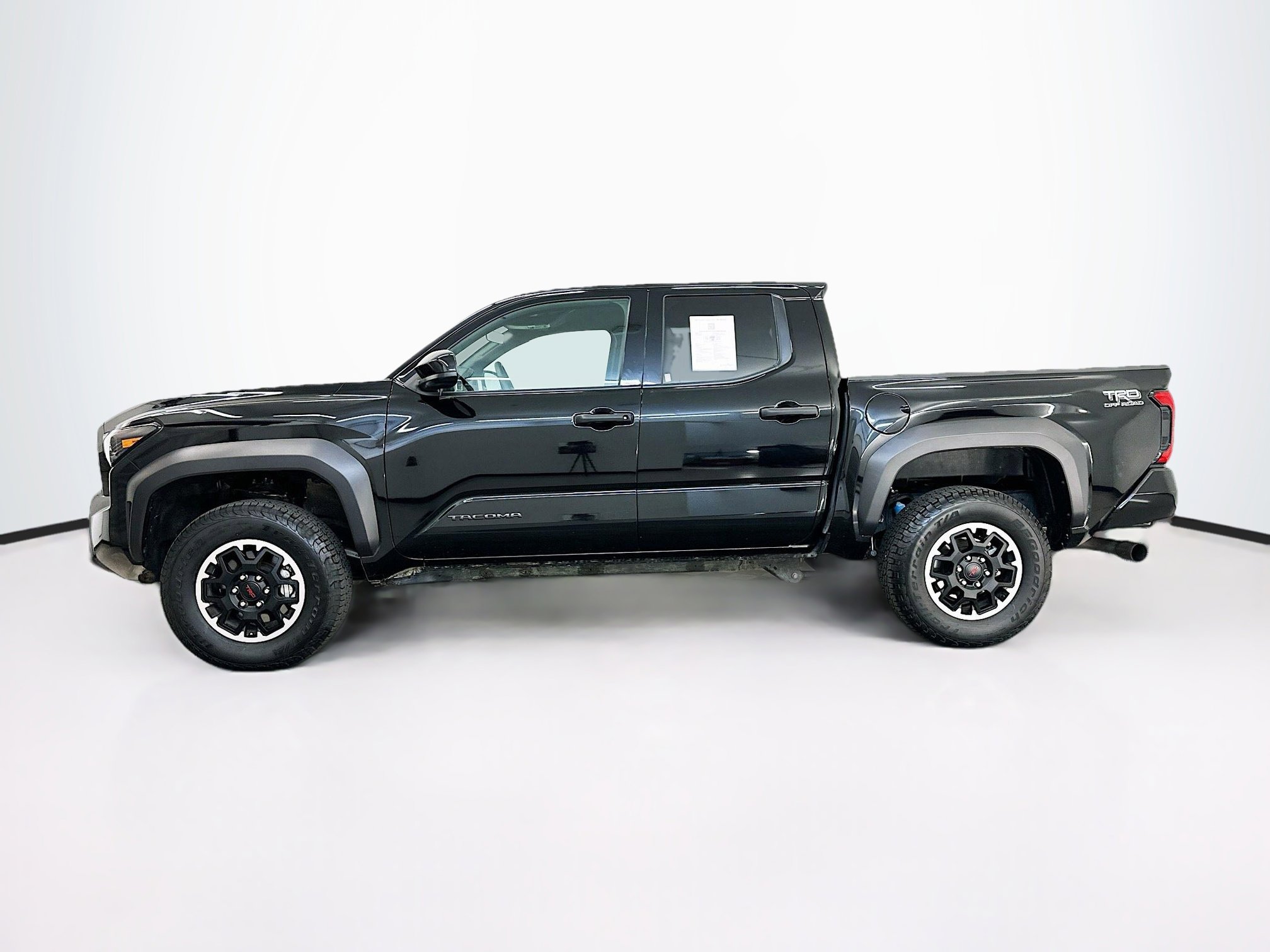 Used 2025 Toyota Tacoma TRD Off-Road image 4