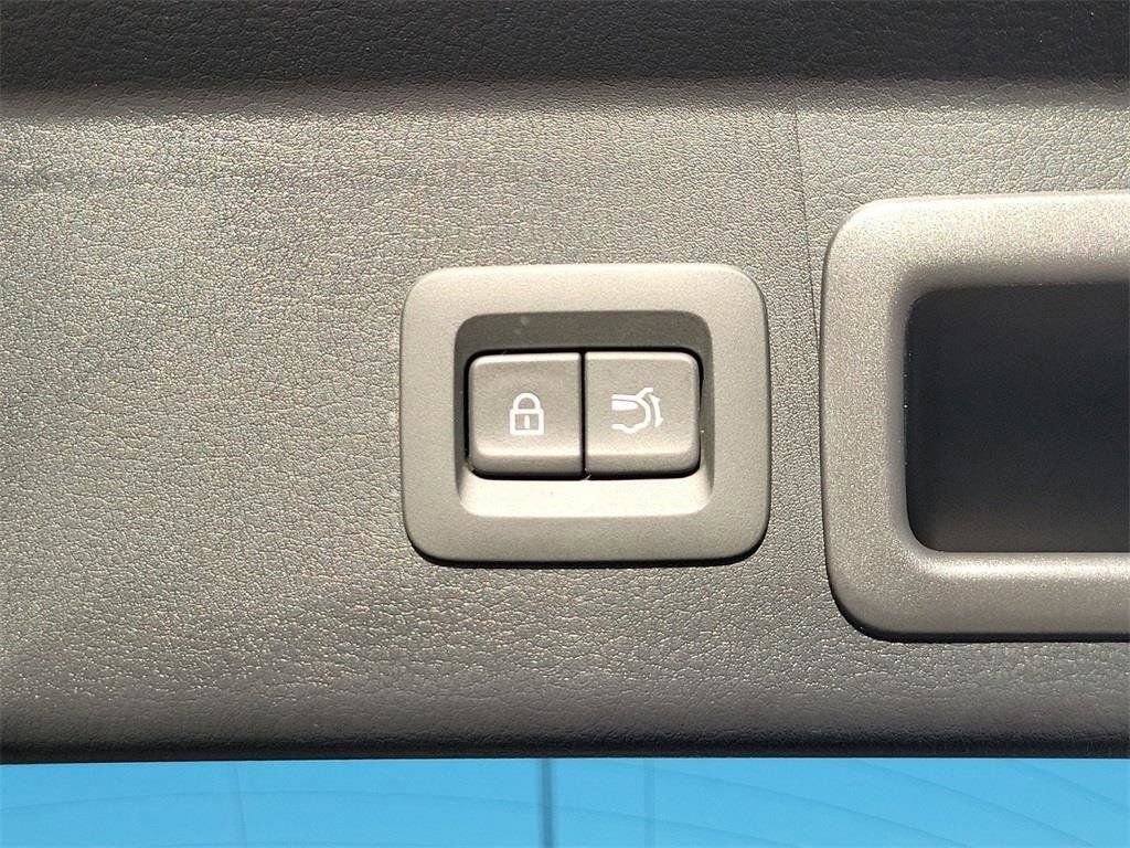 Certified 2025 MAZDA CX-30 AWD 2.5 S w/ Premium Package image 6