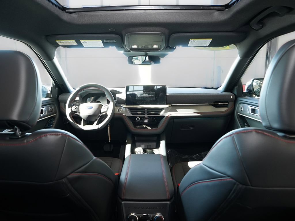 New 2026 Ford Explorer ST-Line w/ ST-Line Street Pack image 9