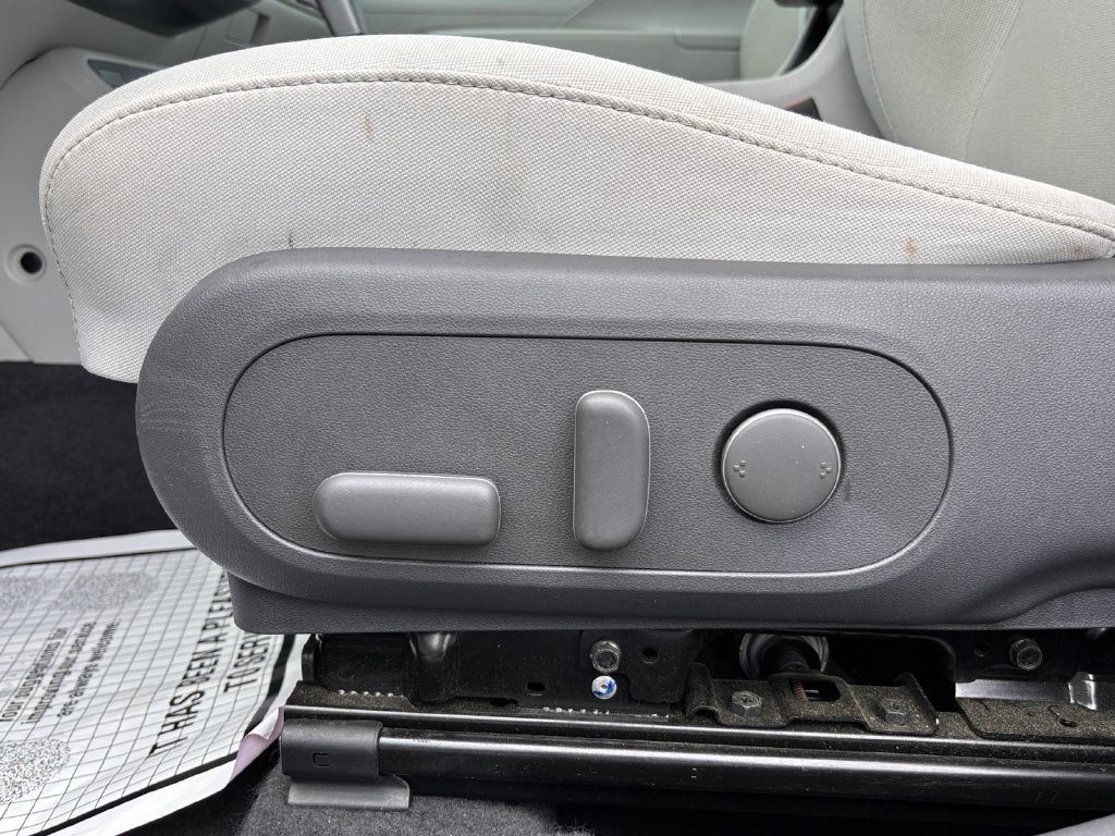 Used 2024 Hyundai Kona SEL FWD image 25
