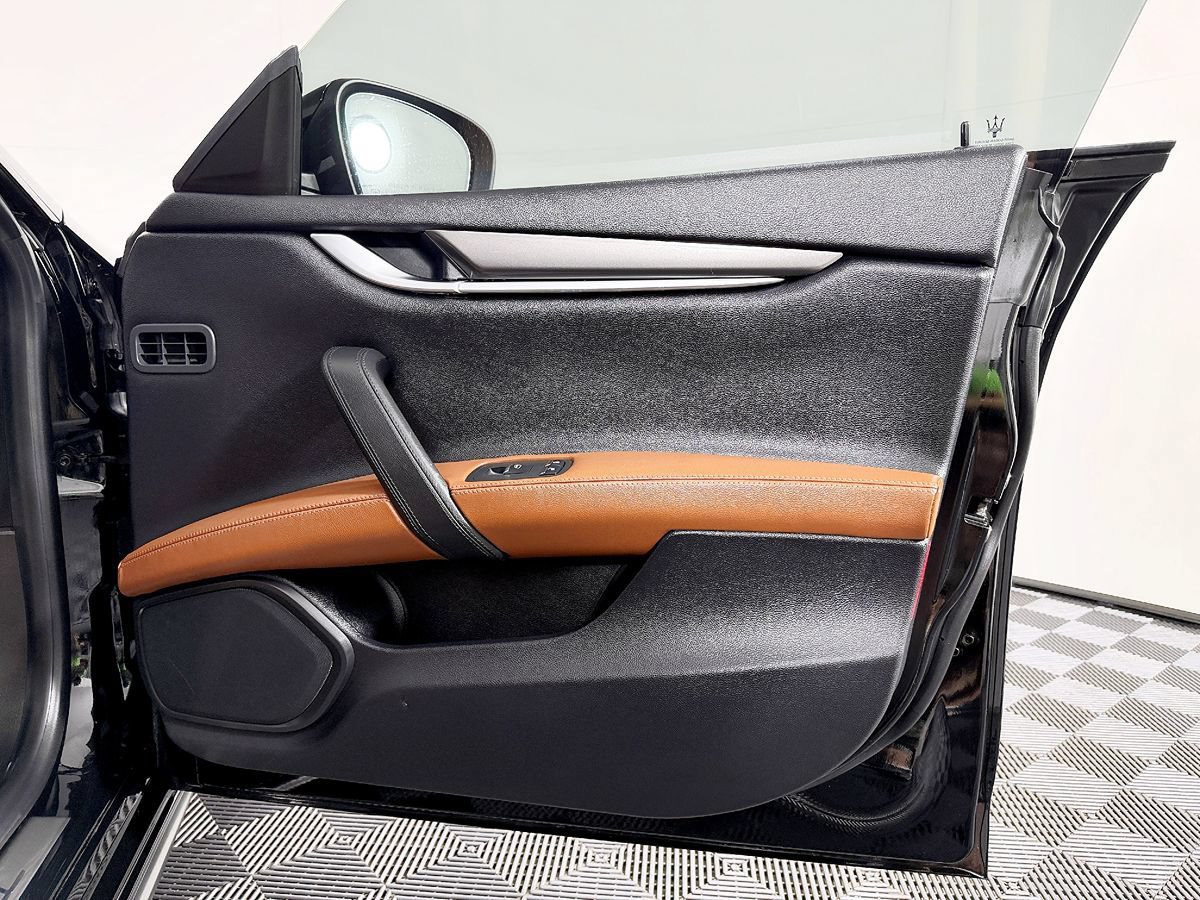 Used 2018 Maserati Ghibli RWD image 46