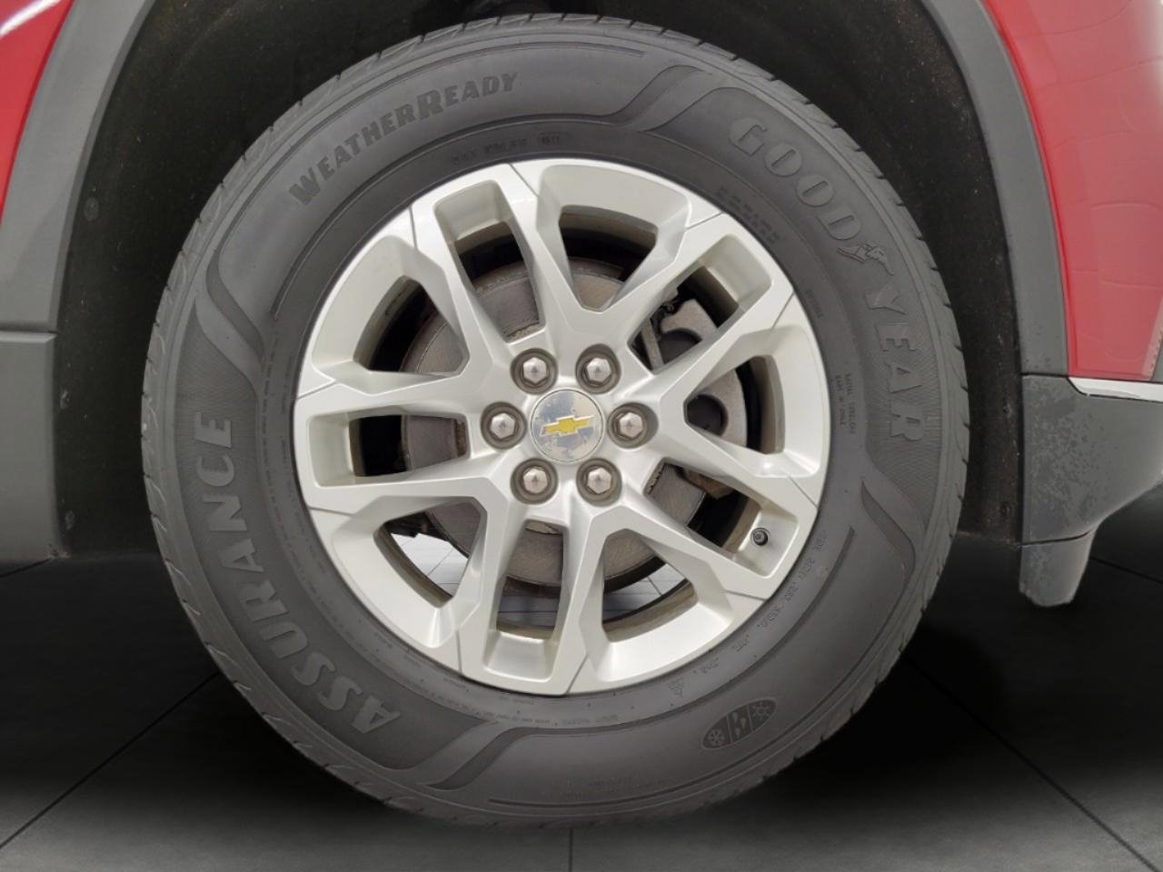 Used 2020 Chevrolet Traverse LT w/ LPO, Floor Liner Package AWD/4WD image 4
