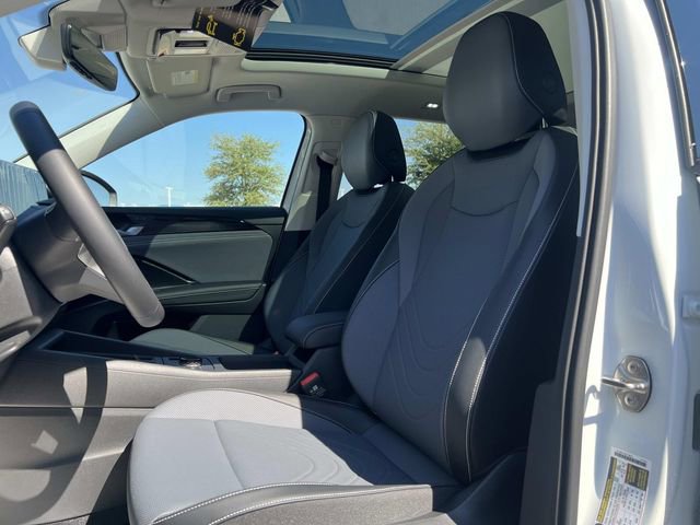 New 2026 Volkswagen Tiguan SE FWD image 11