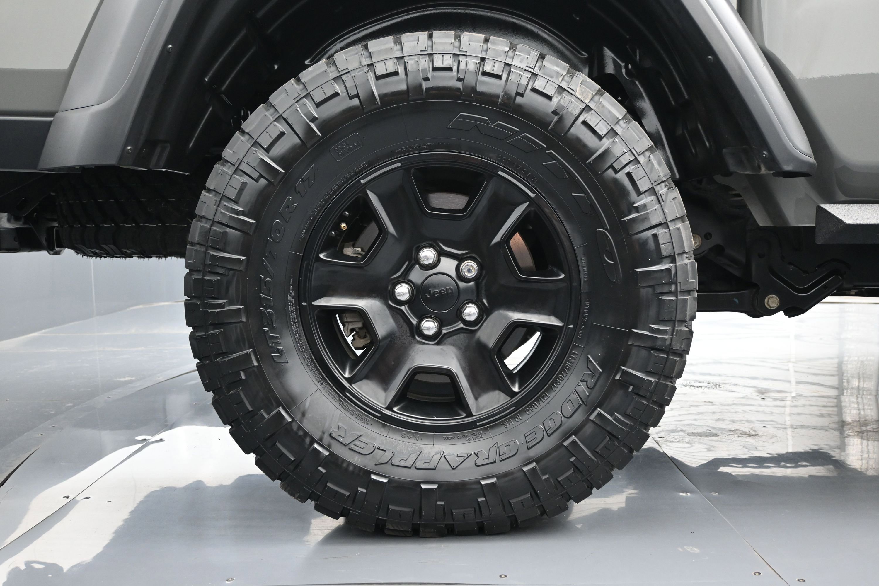 Used 2020 Jeep Gladiator Mojave w/ Trailer Tow Package AWD/4WD image 18