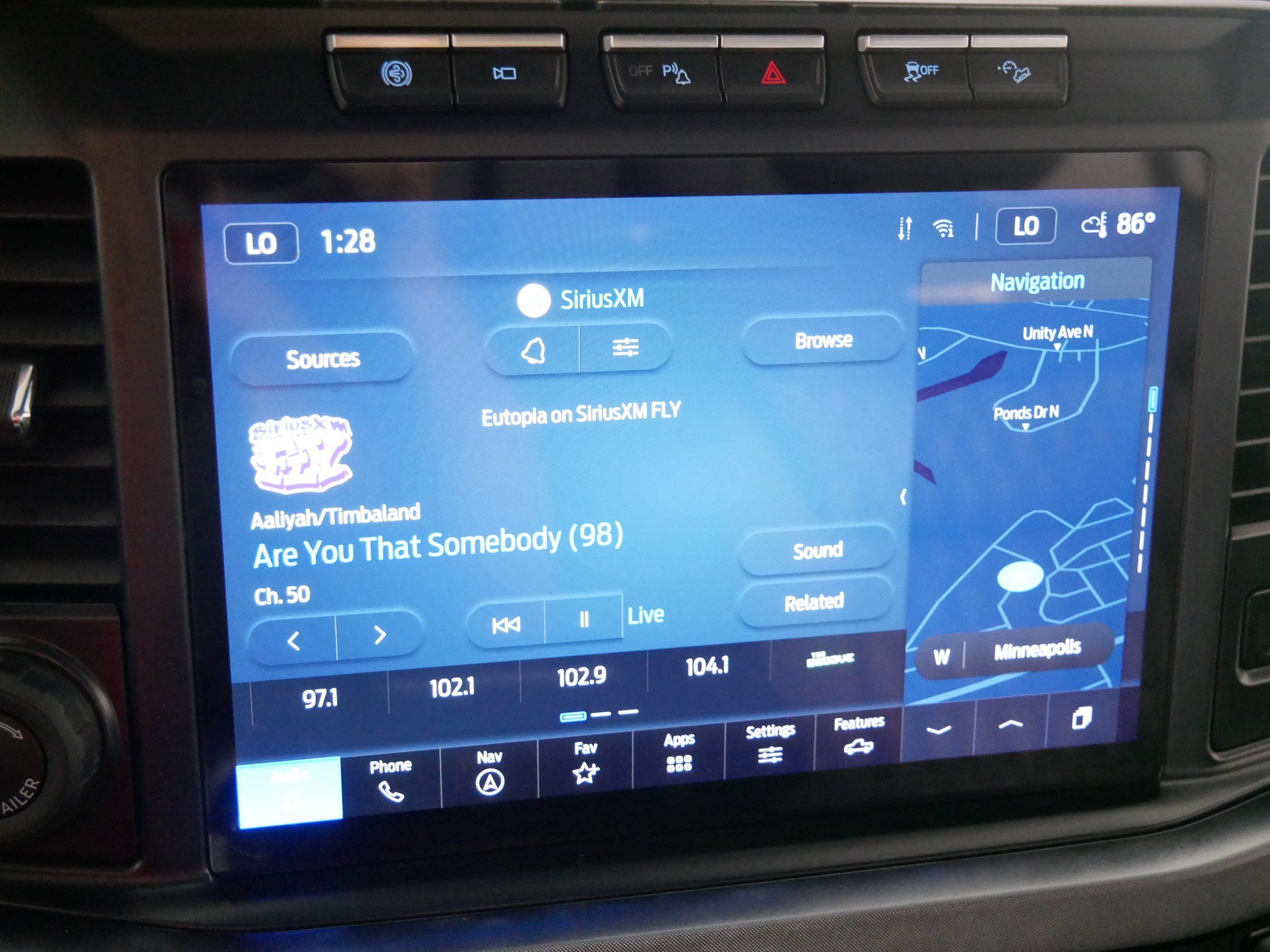 Used 2023 Ford F350 Limited w/ FX4 Off-Road Package AWD/4WD image 22