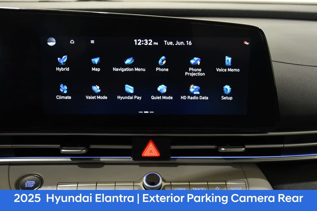 Used 2025 Hyundai Elantra Limited FWD image 18