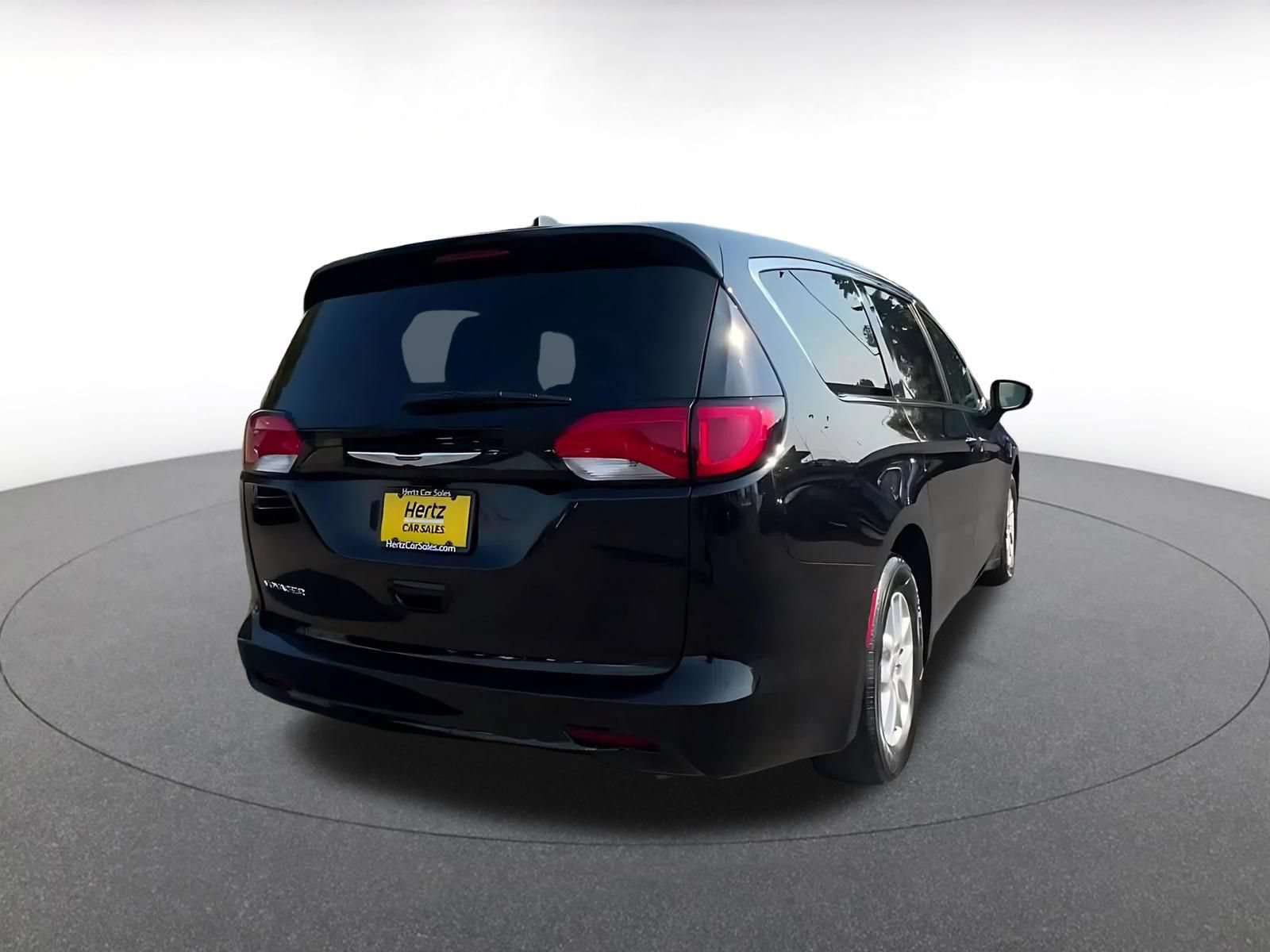 Used 2024 Chrysler Voyager LX FWD image 13