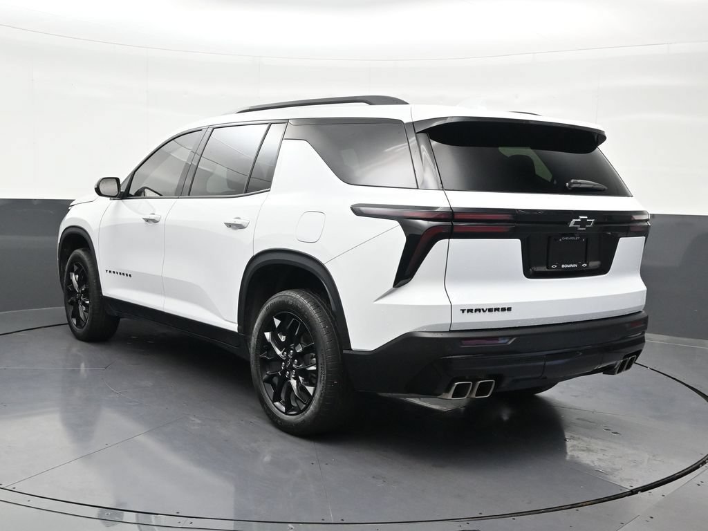 Used 2025 Chevrolet Traverse LT w/ Midnight/Sport Edition FWD image 3