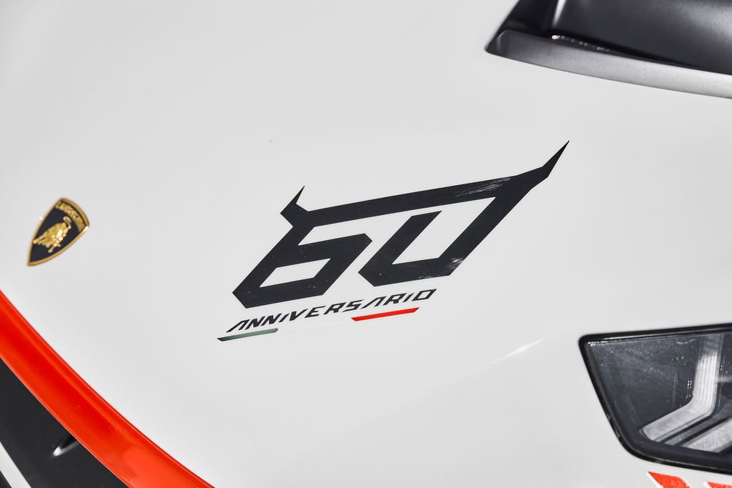 Used 2024 Lamborghini Huracan STO RWD image 8