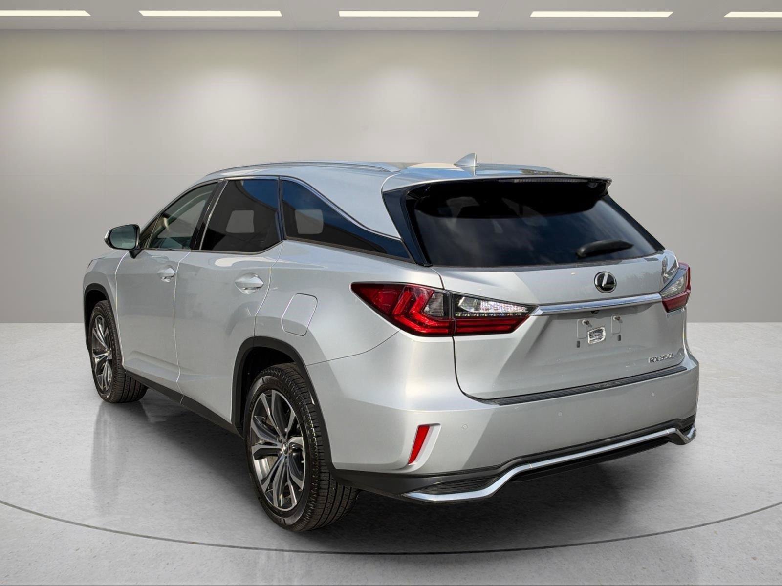 Used 2019 Lexus RX 350L FWD image 3