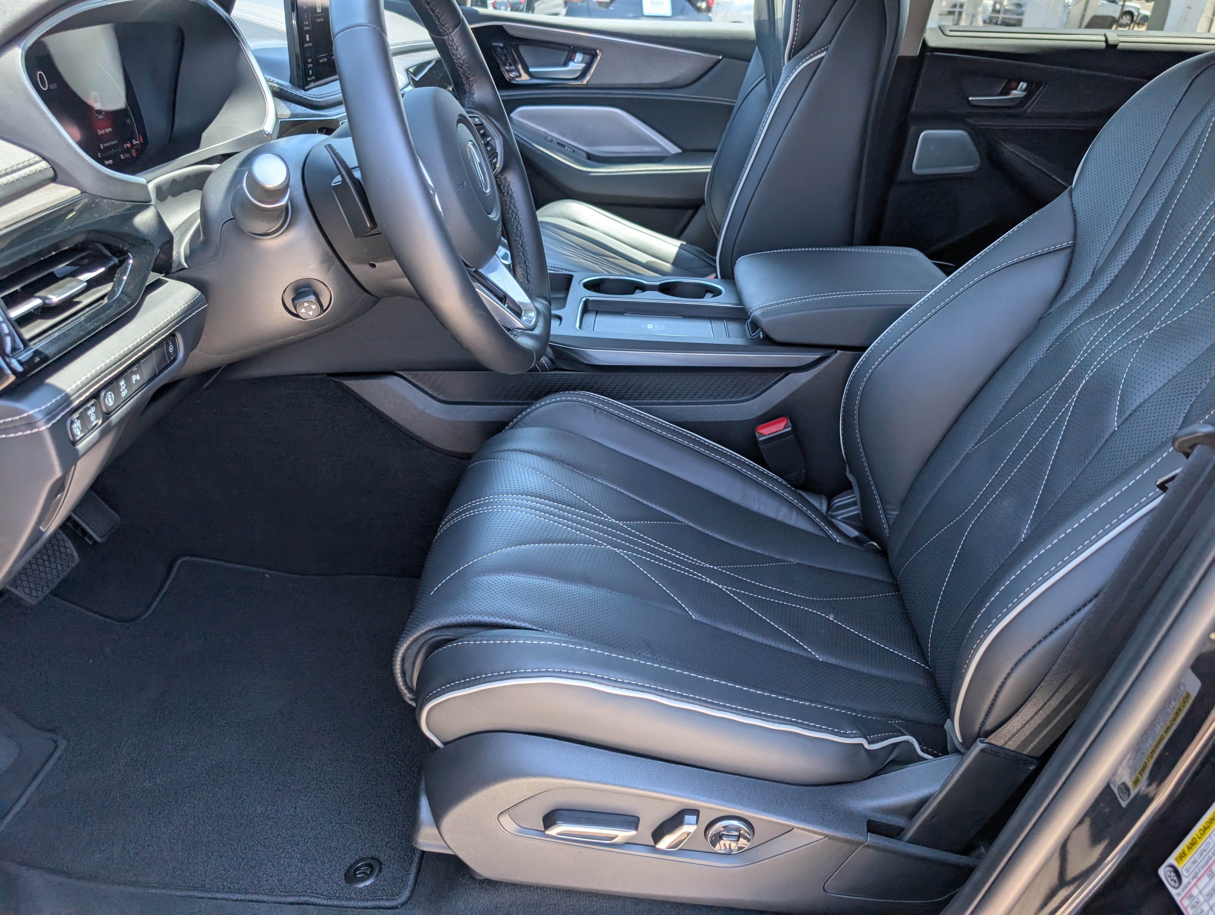 Certified 2026 Acura MDX SH-AWD w/ Advance Package image 9