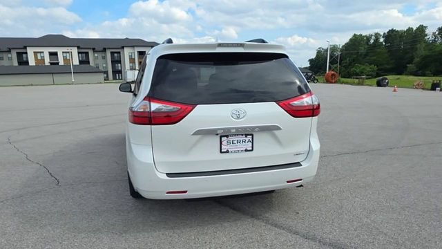 Used 2020 Toyota Sienna Limited Premium FWD image 6